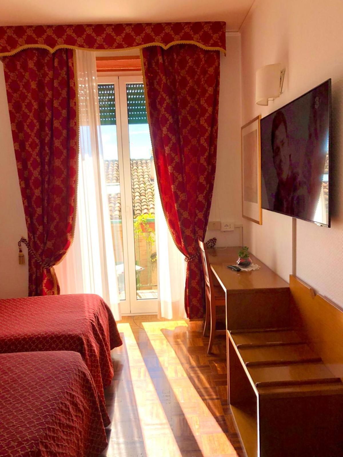 Double Room - Photo 1