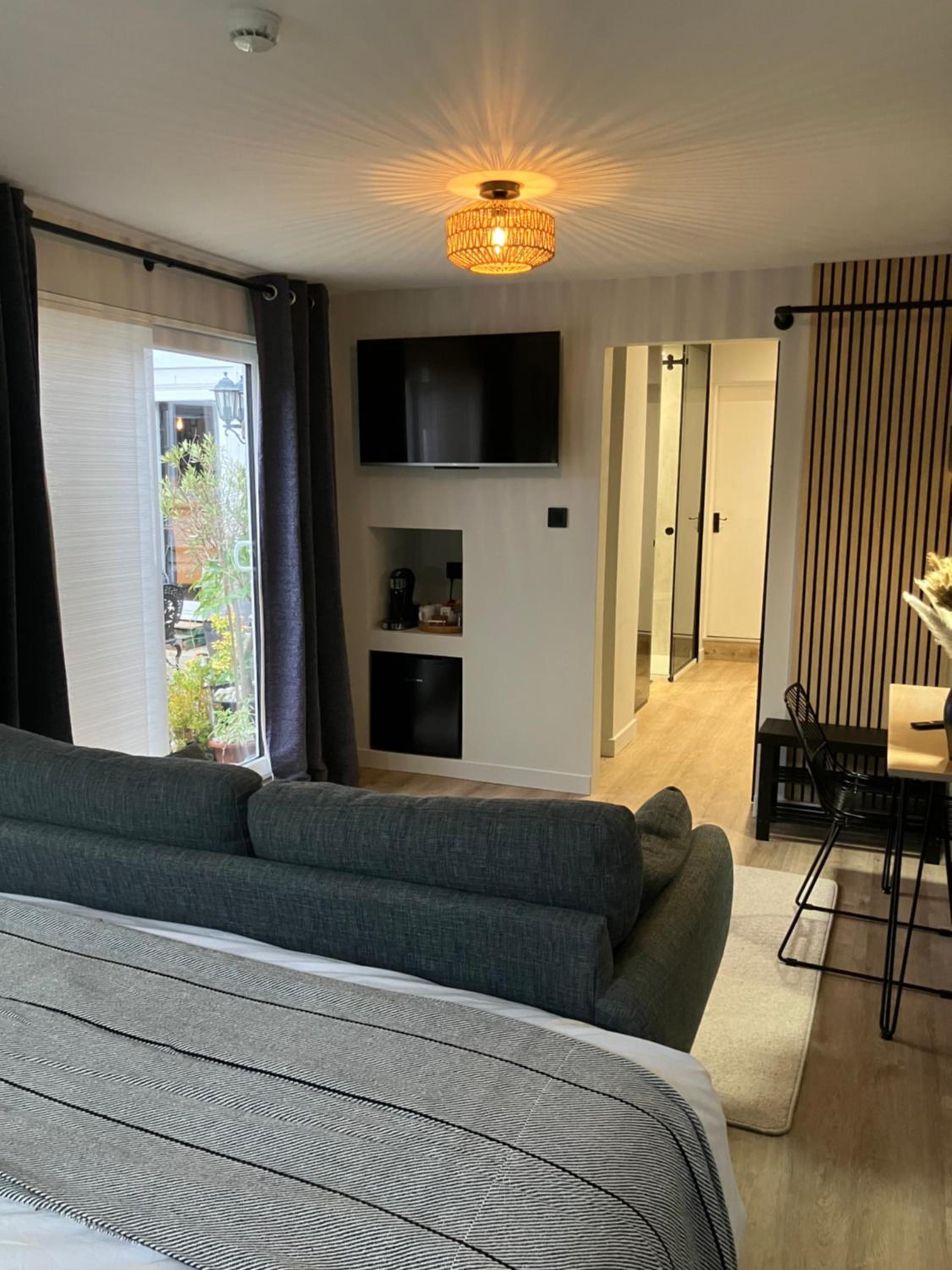 Suite with Garden View - Photo 8
