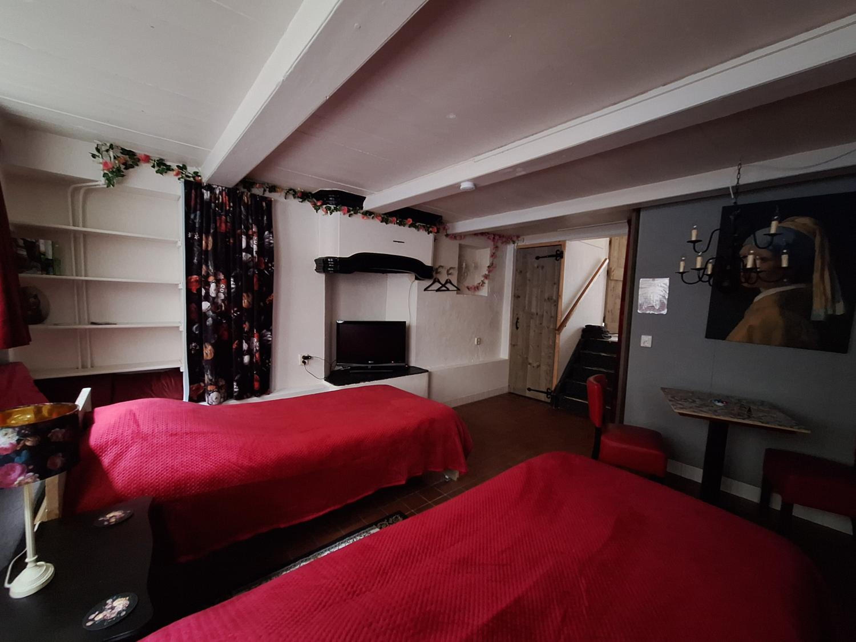 Double or Twin Room with Private Bathroom photo 2