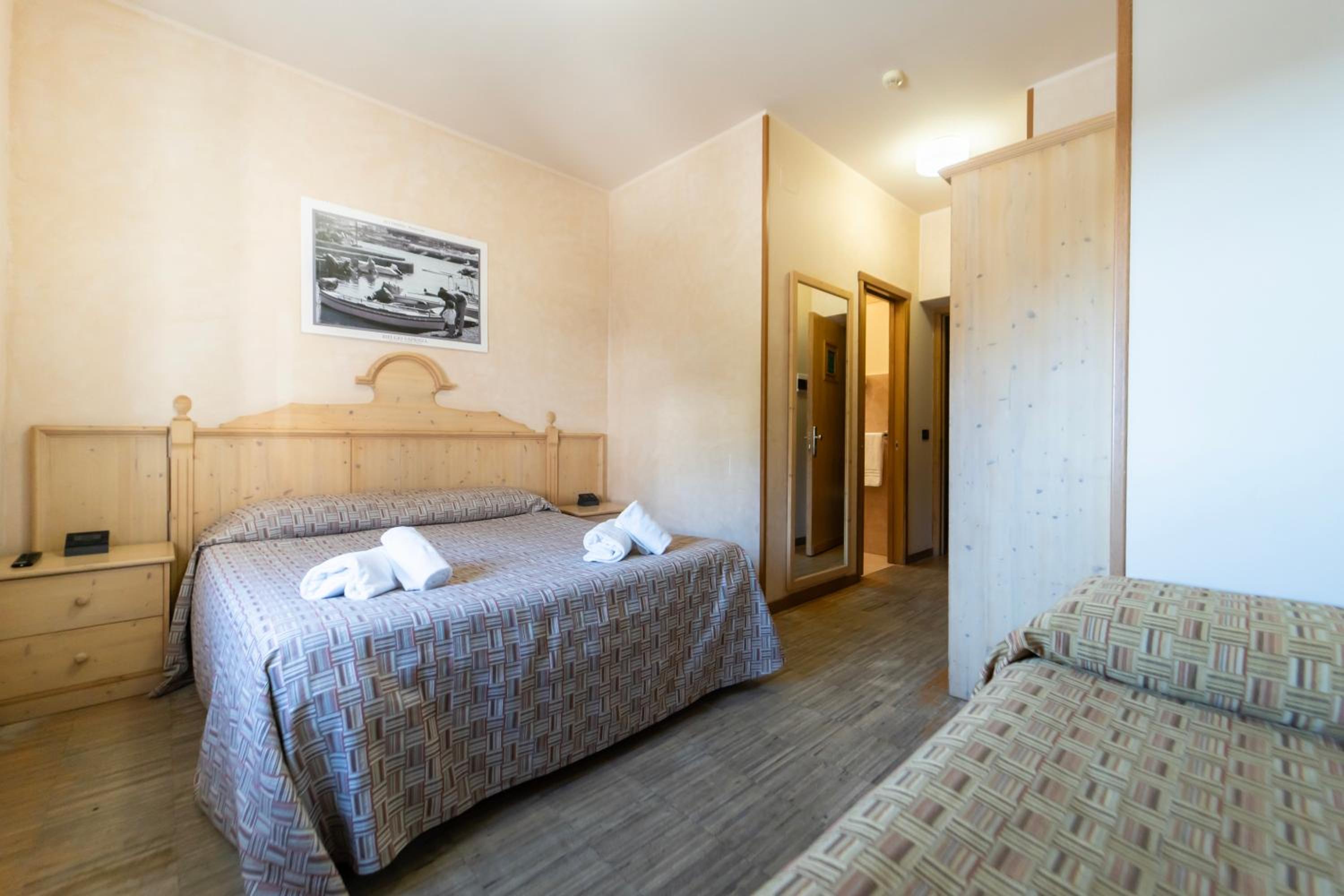 Standard Triple Room photo 3