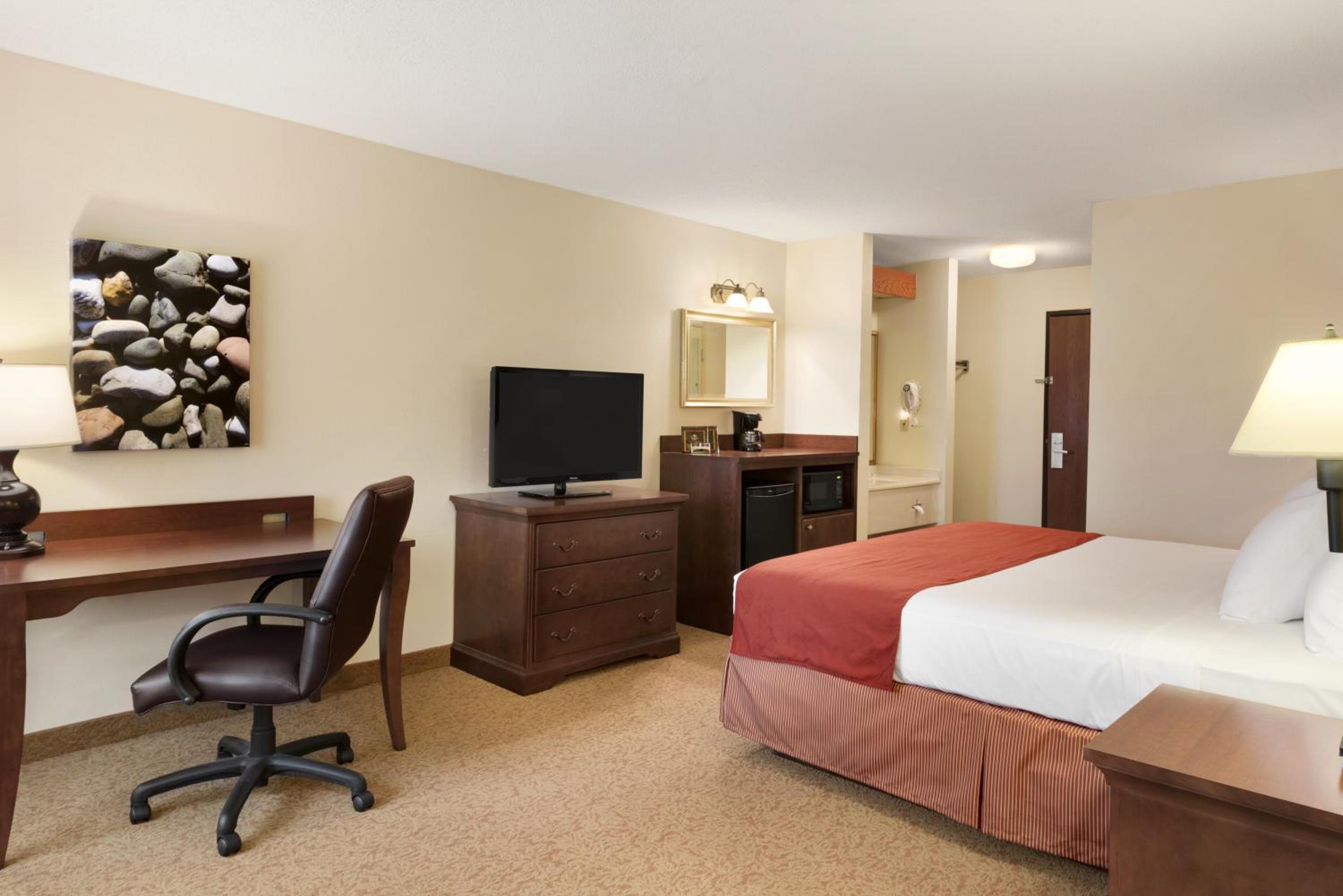 Executive King Room - Non-Smoking - Photo 2