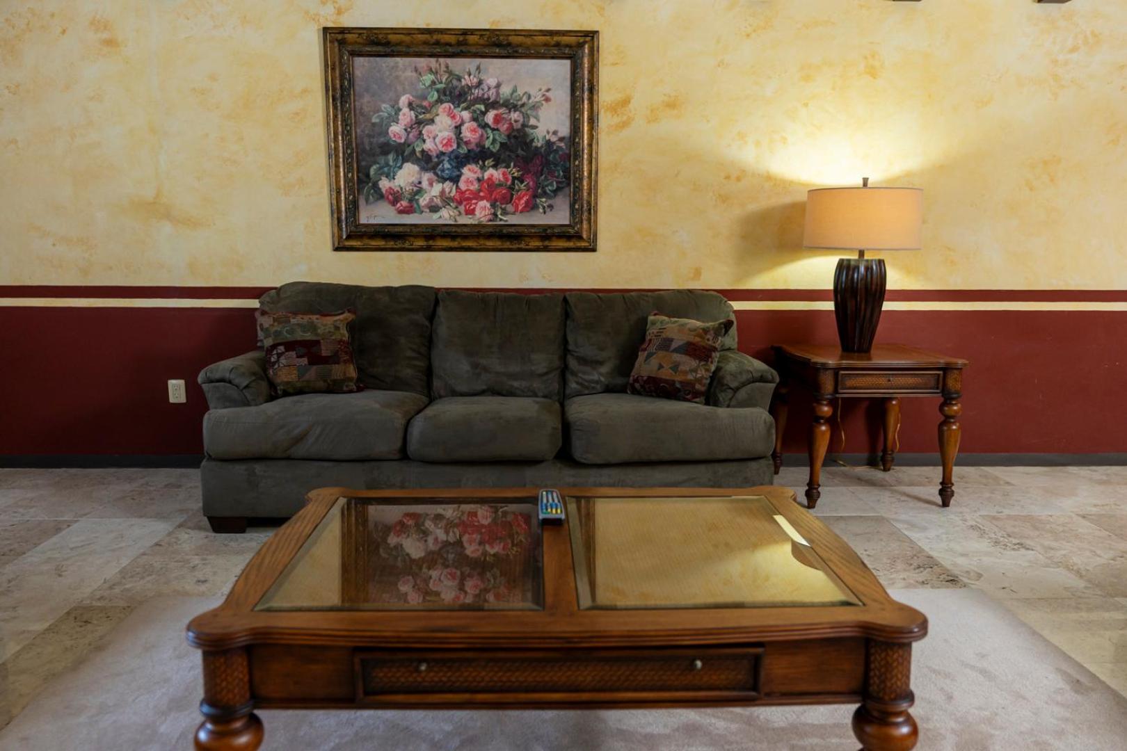 One-Bedroom Suite photo 3