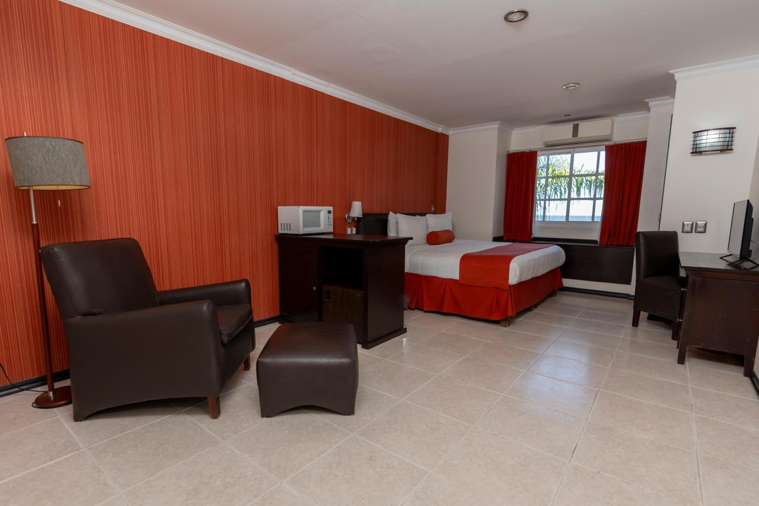 Deluxe Junior Suite - Photo 4