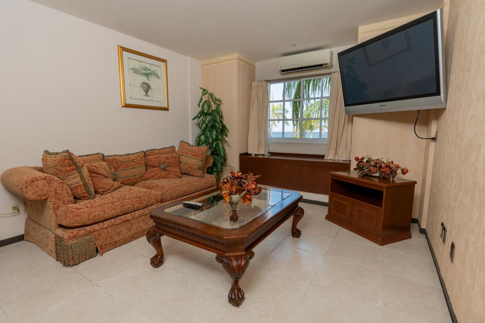 Junior Suite with Sea View - Photo 9