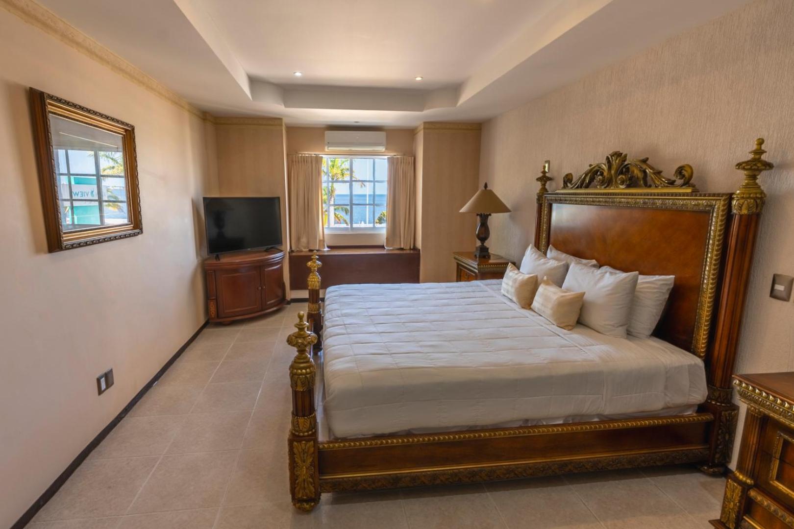 Junior Suite with Sea View - Photo 1