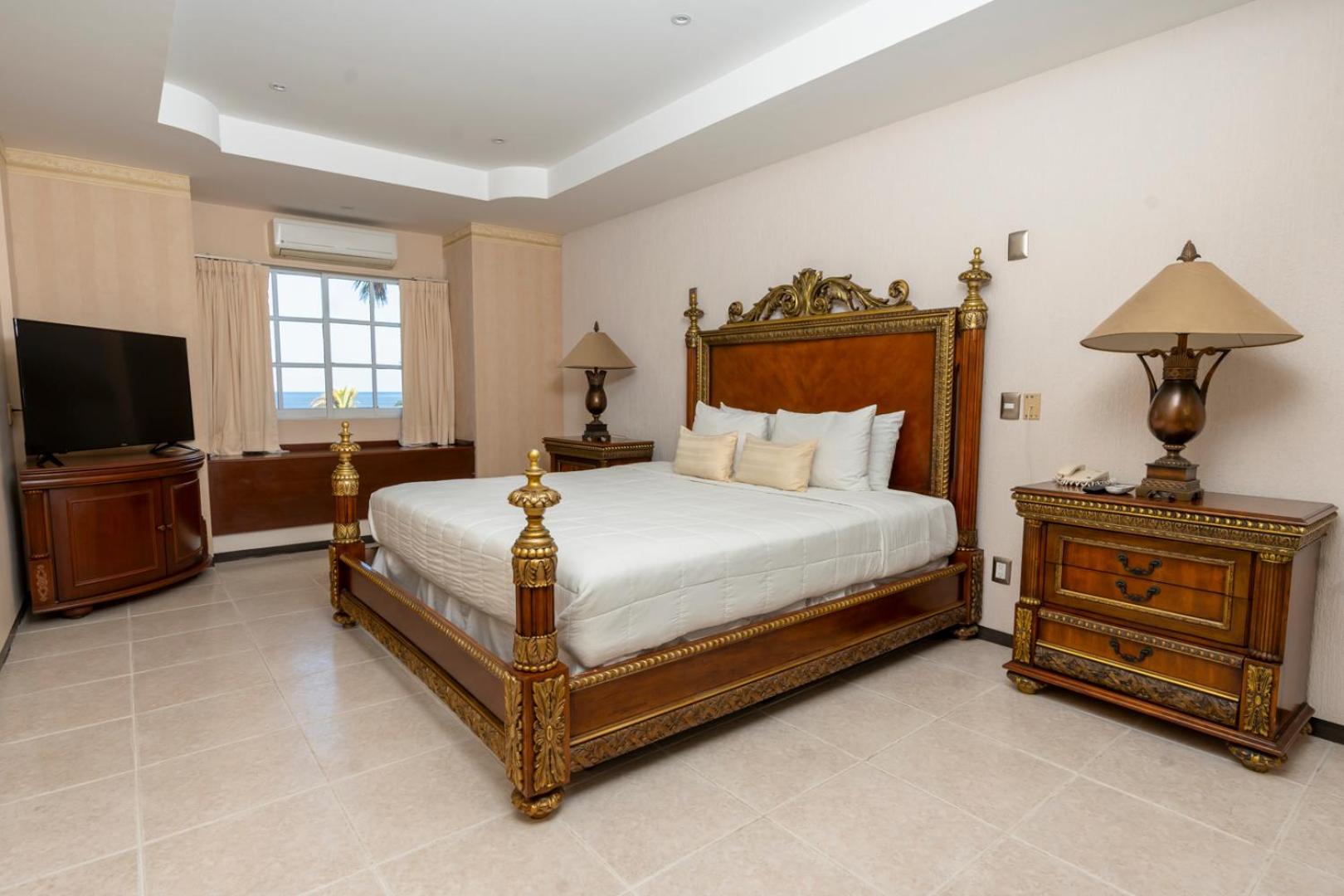 Junior Suite with Sea View - Photo 11
