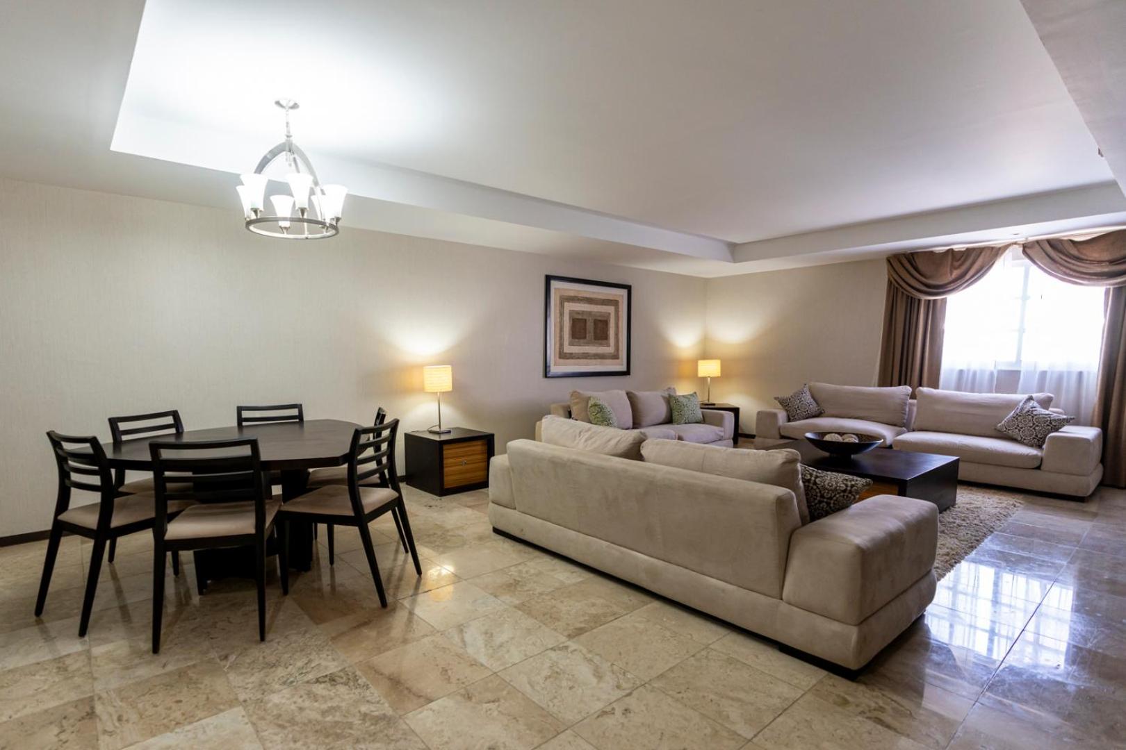 One-Bedroom Suite - Photo 4