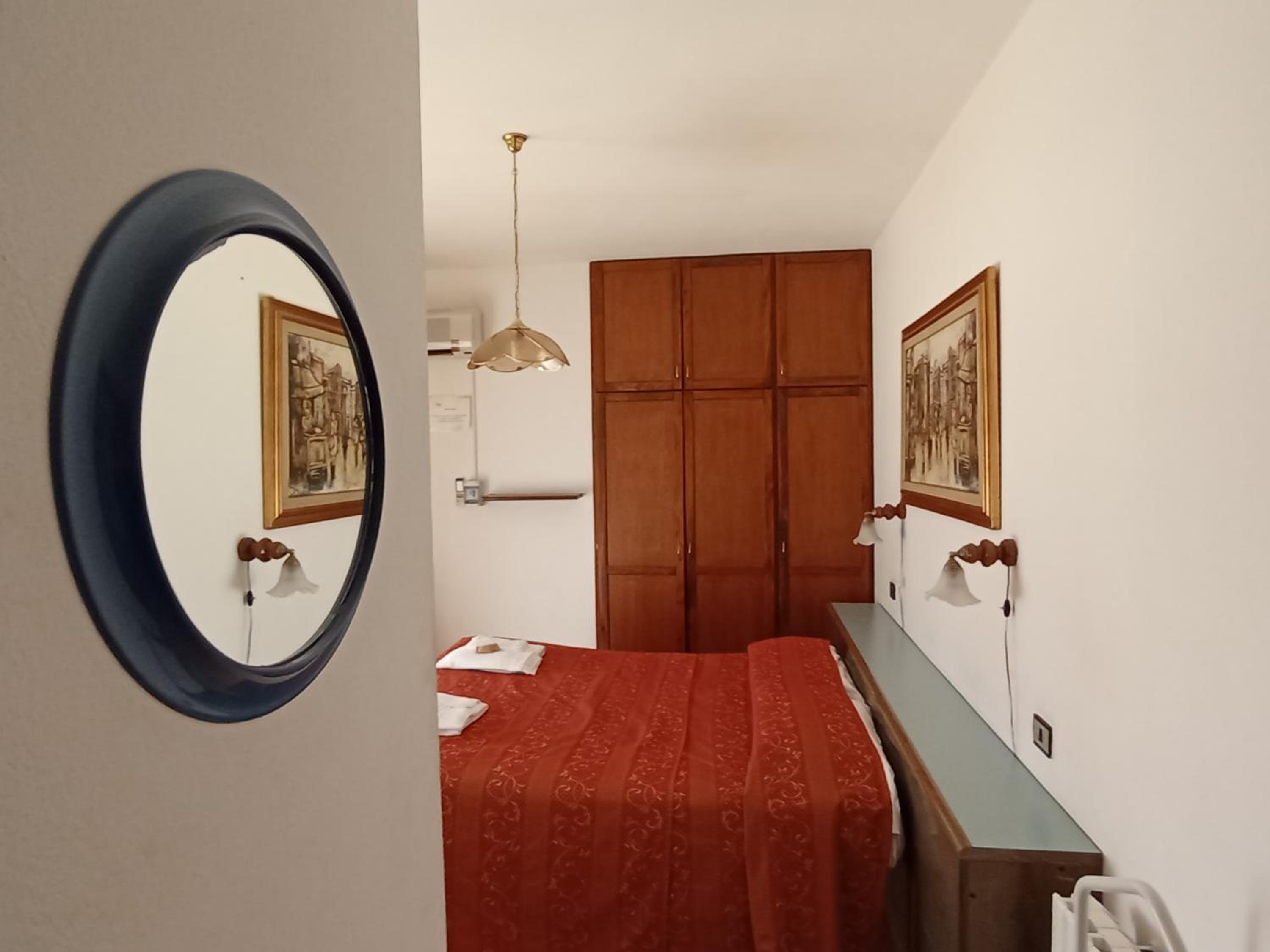 Double Room - Photo 5