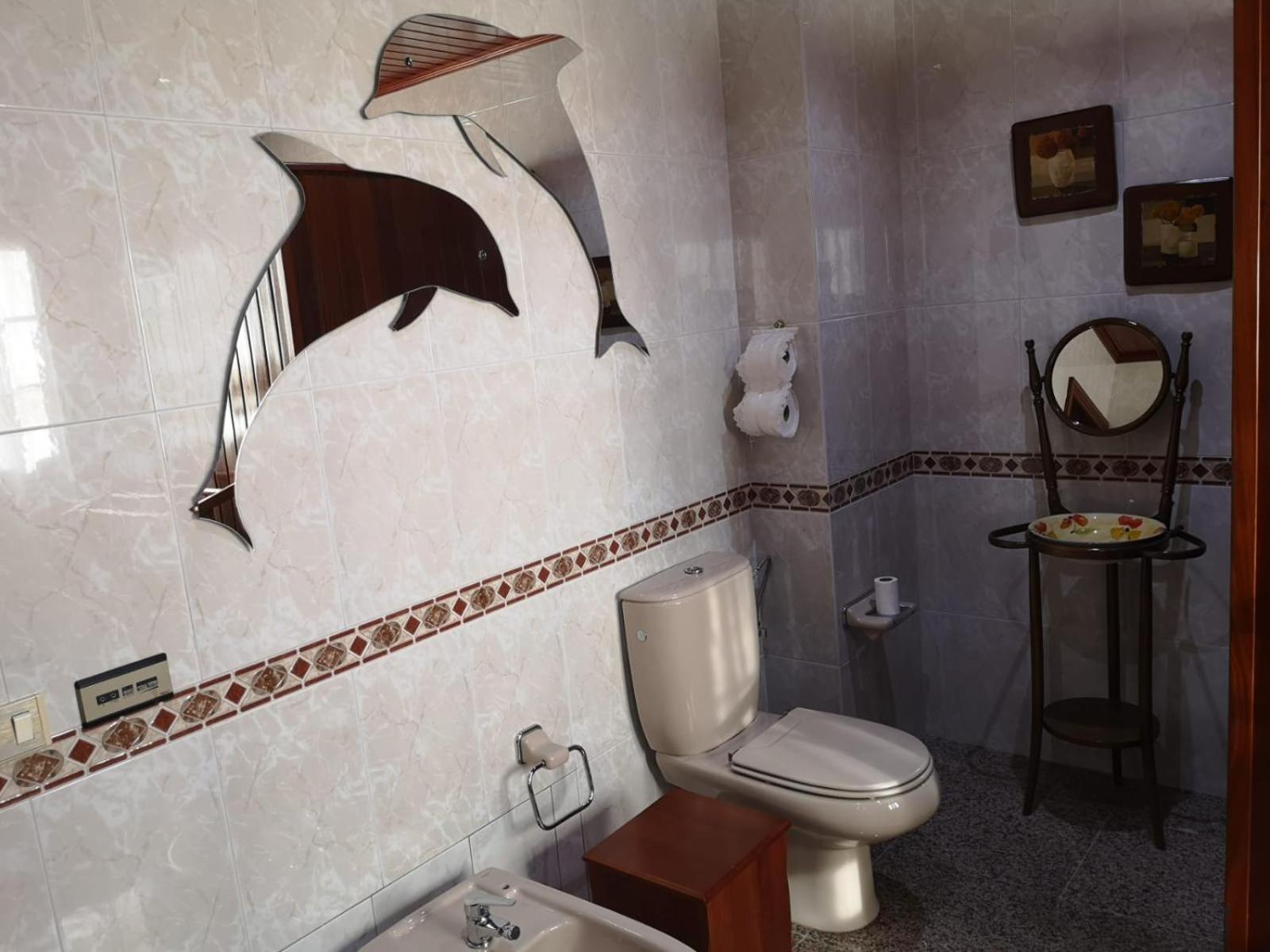 Double Room with Shared Bathroom photo 3