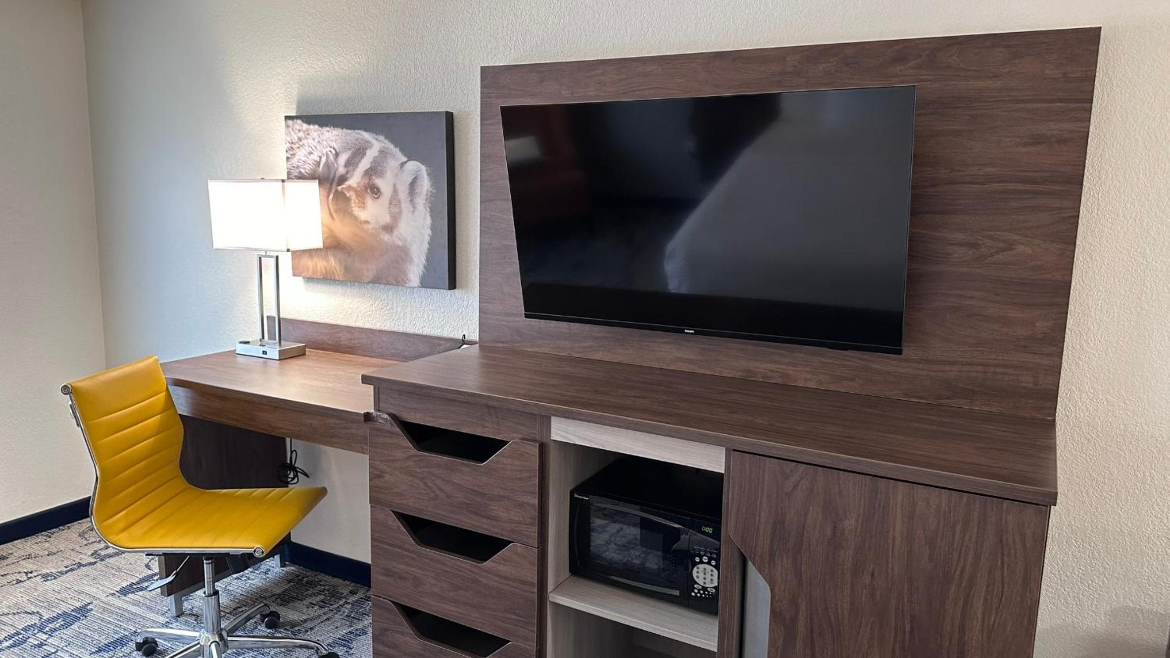 Deluxe King Room - Photo 6