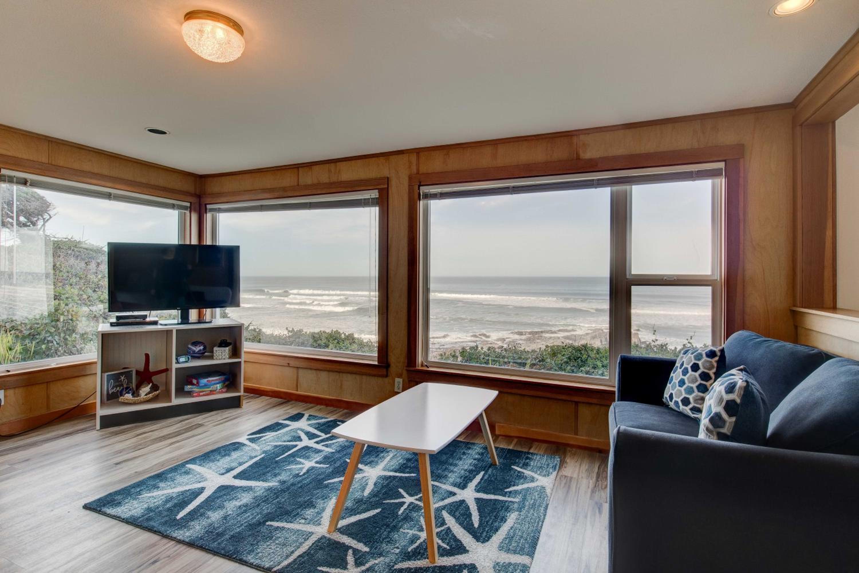 Romance Jacuzzi Oceanview Cottage w/Kitchen photo 3