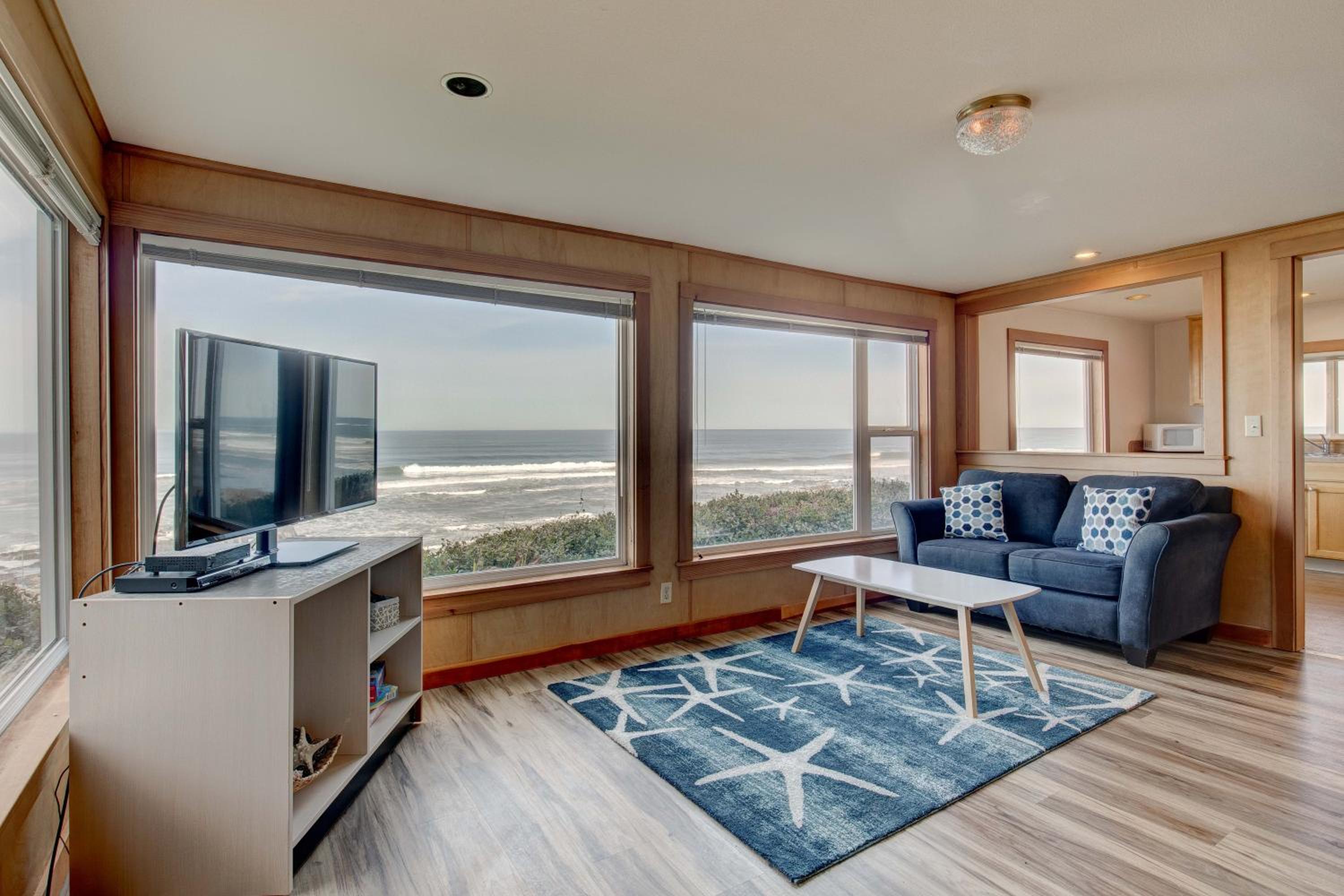 Romance Jacuzzi Oceanview Cottage w/Kitchen photo 2