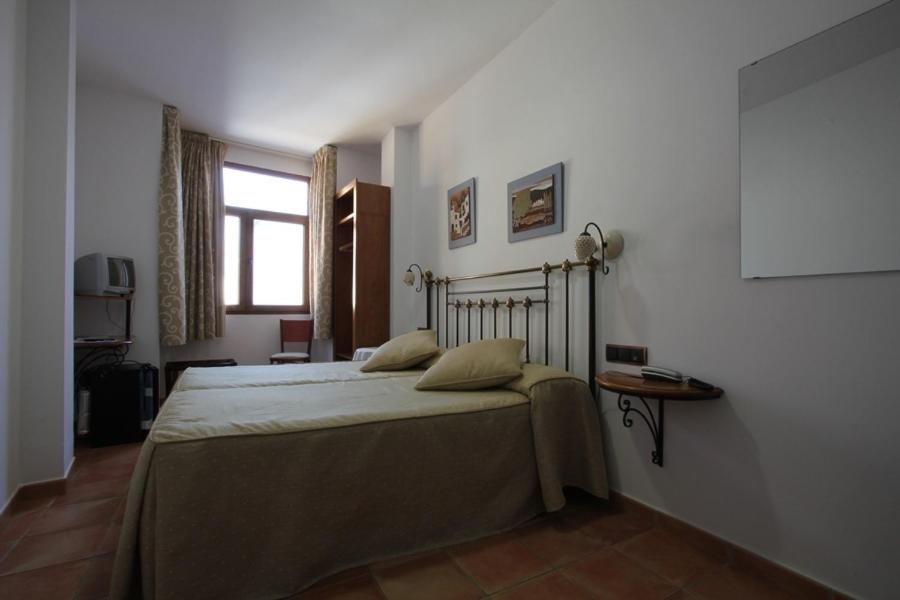 Double or Twin Room photo 3