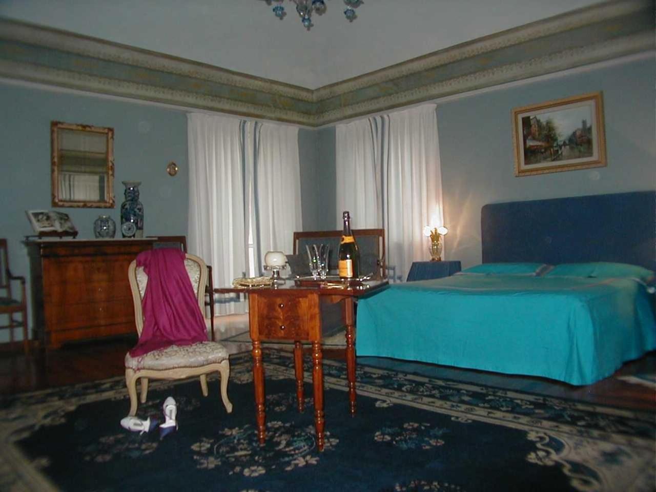 Queen Suite With Spa Bath photo 1