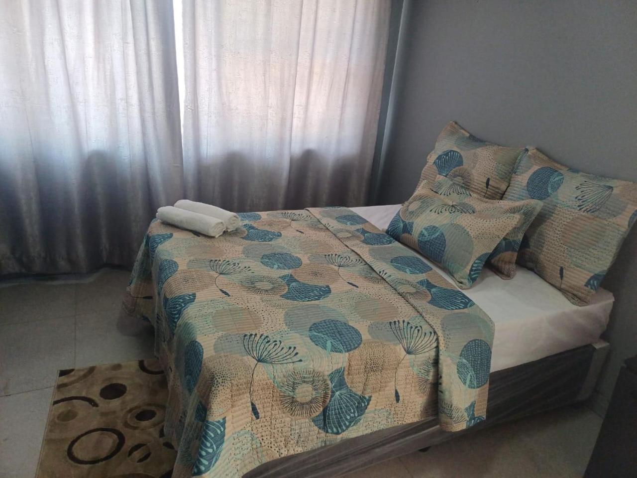 Standard Double Room with Shared Bathroom photo 1