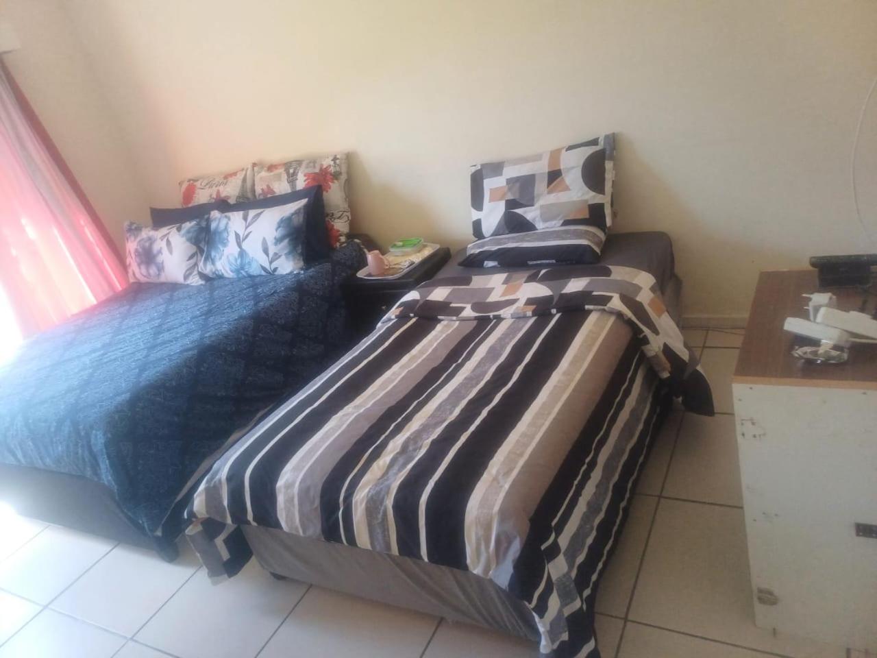 Standard Double Room with Shared Bathroom photo 2
