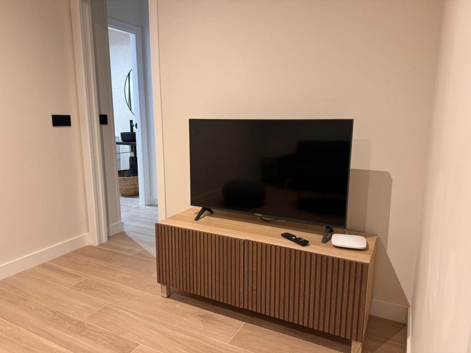 One-Bedroom Apartment photo 2