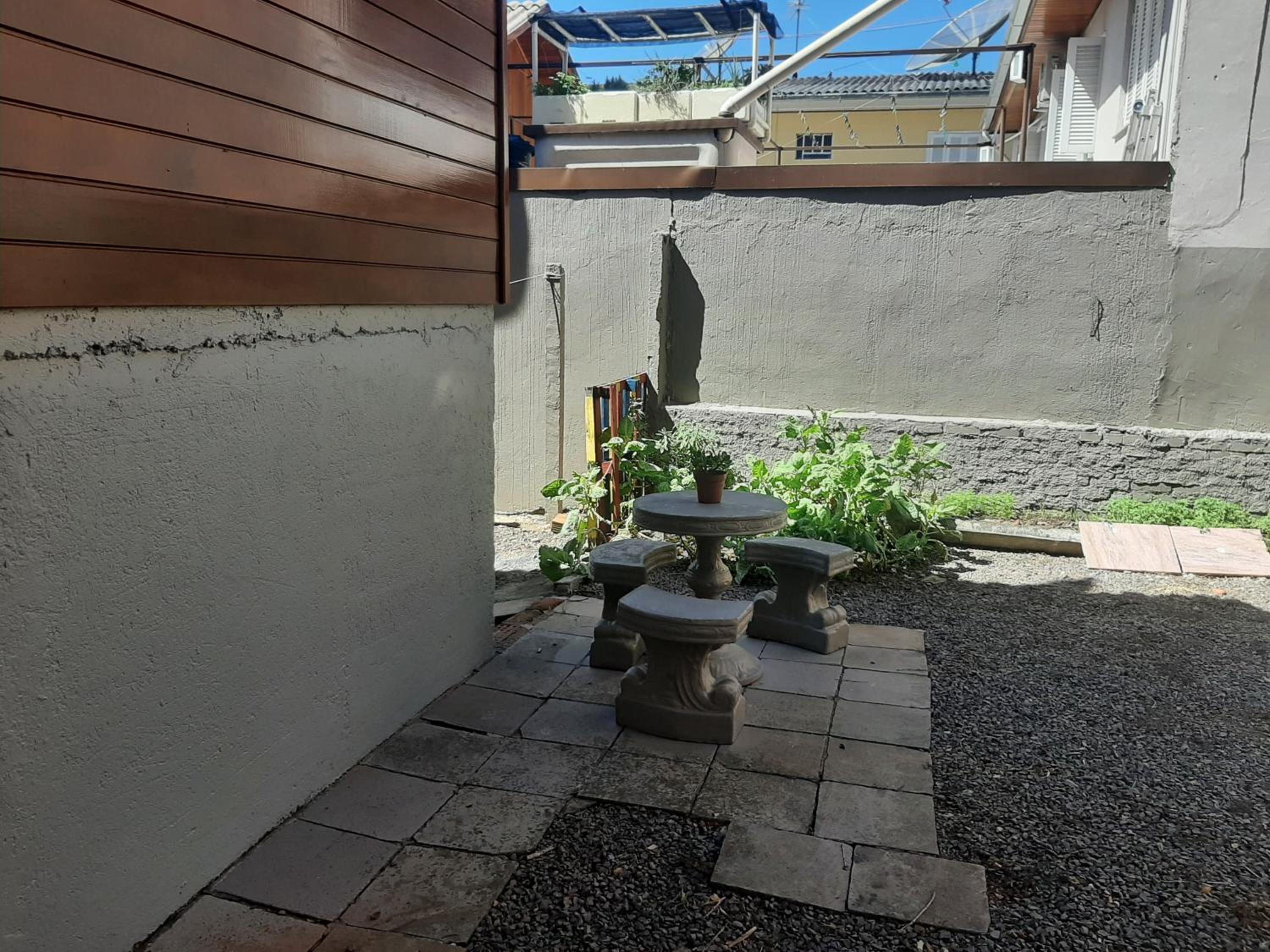 Three-Bedroom House photo 3