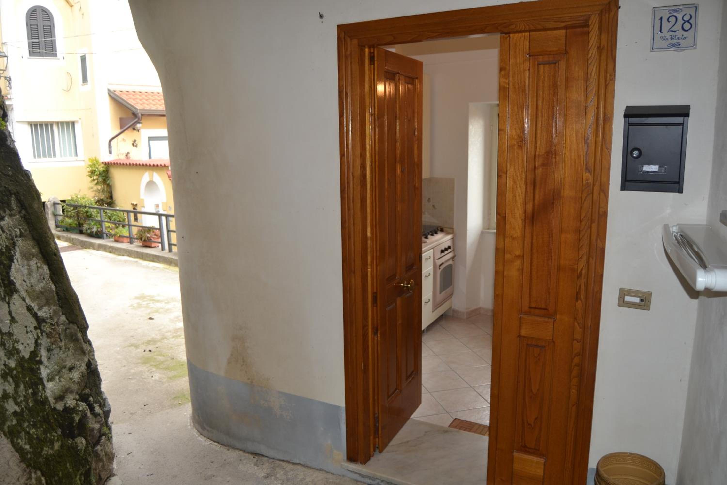 One-Bedroom House photo 3