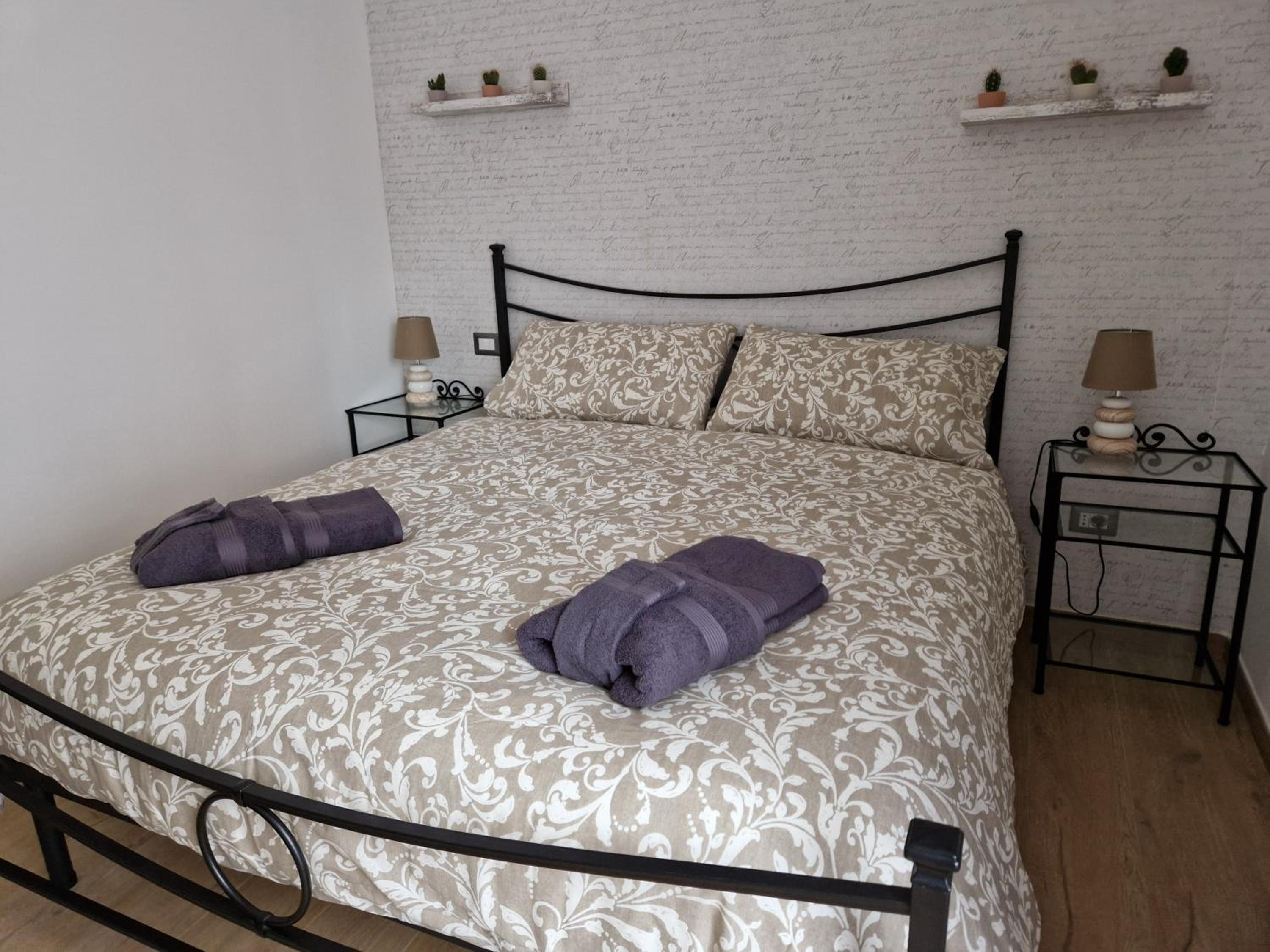 Double Room With Shared Bathroom