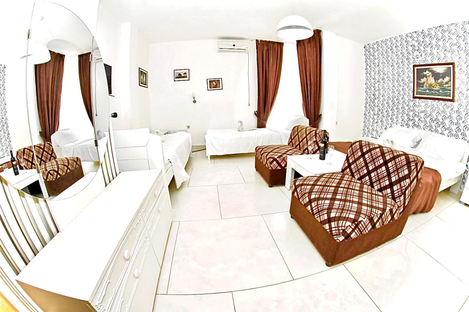 Comfort Quadruple Room - Photo 13