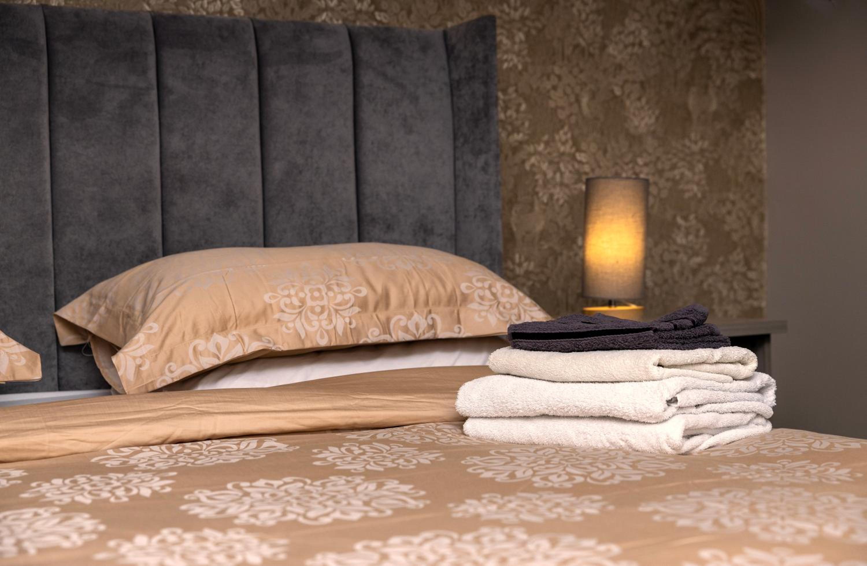 Budget Double Room - Photo 6