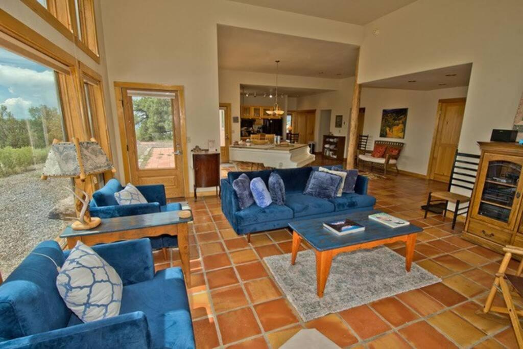 Three-Bedroom House photo 3