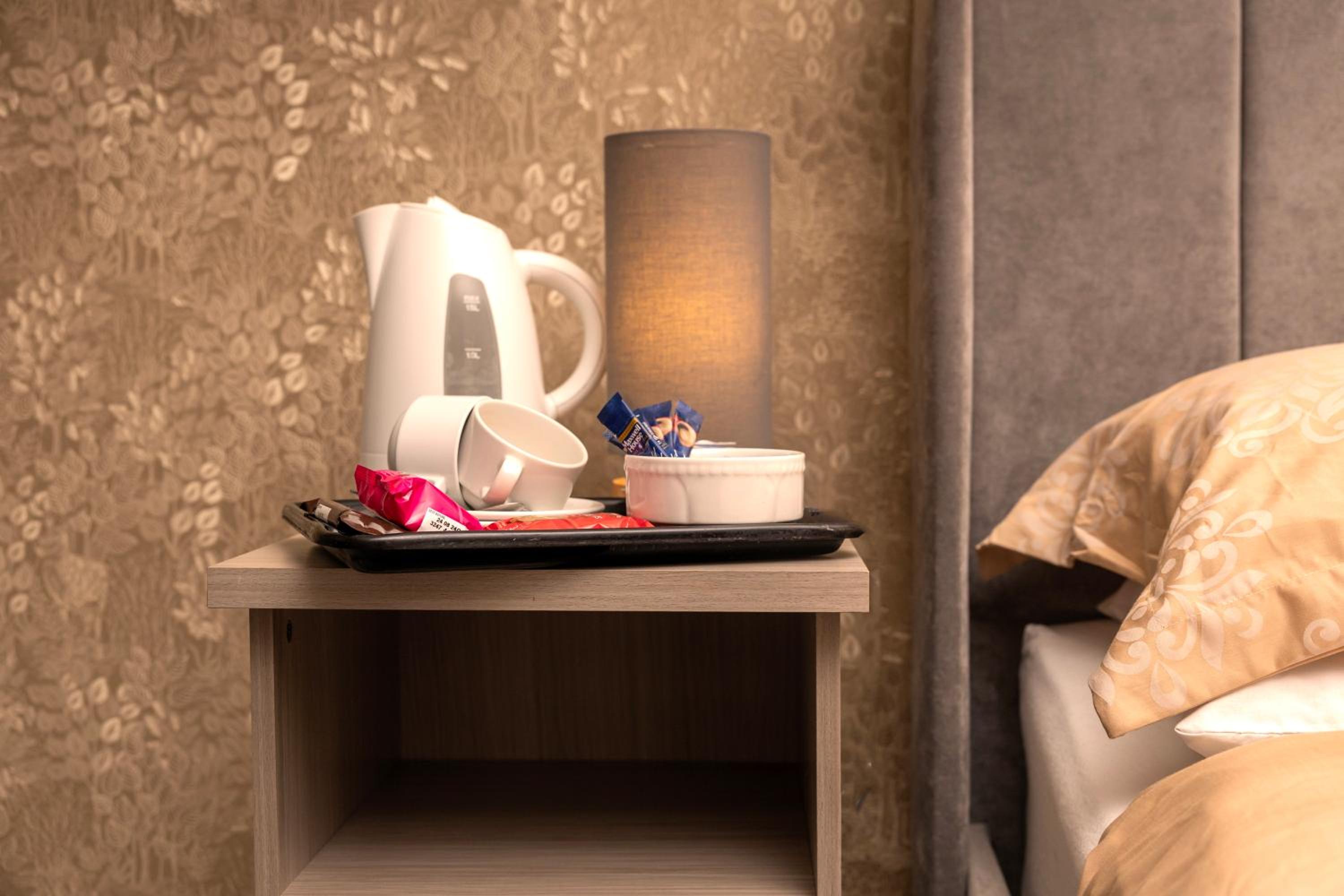 Budget Double Room - Photo 8