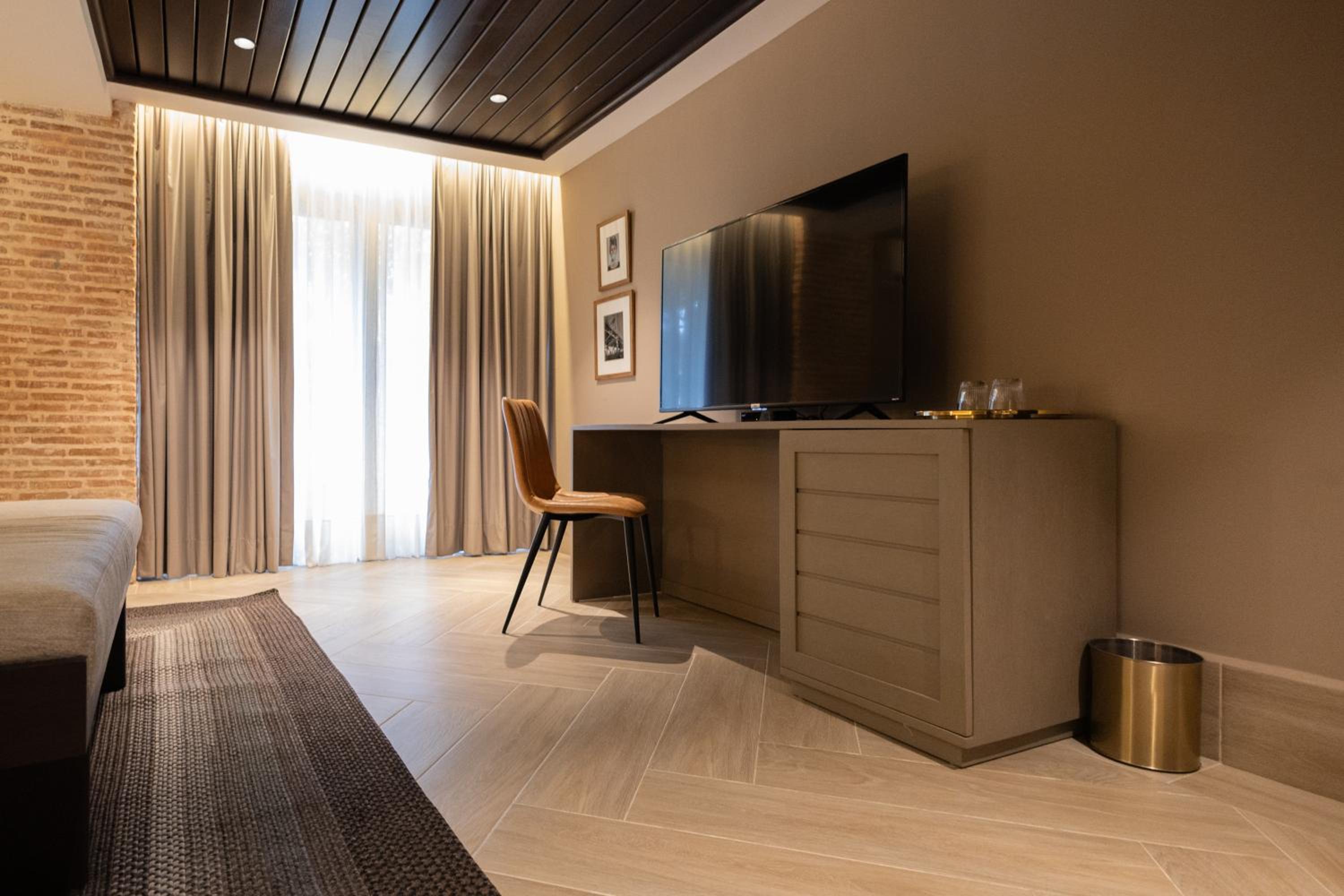 Junior Suite with Garden View