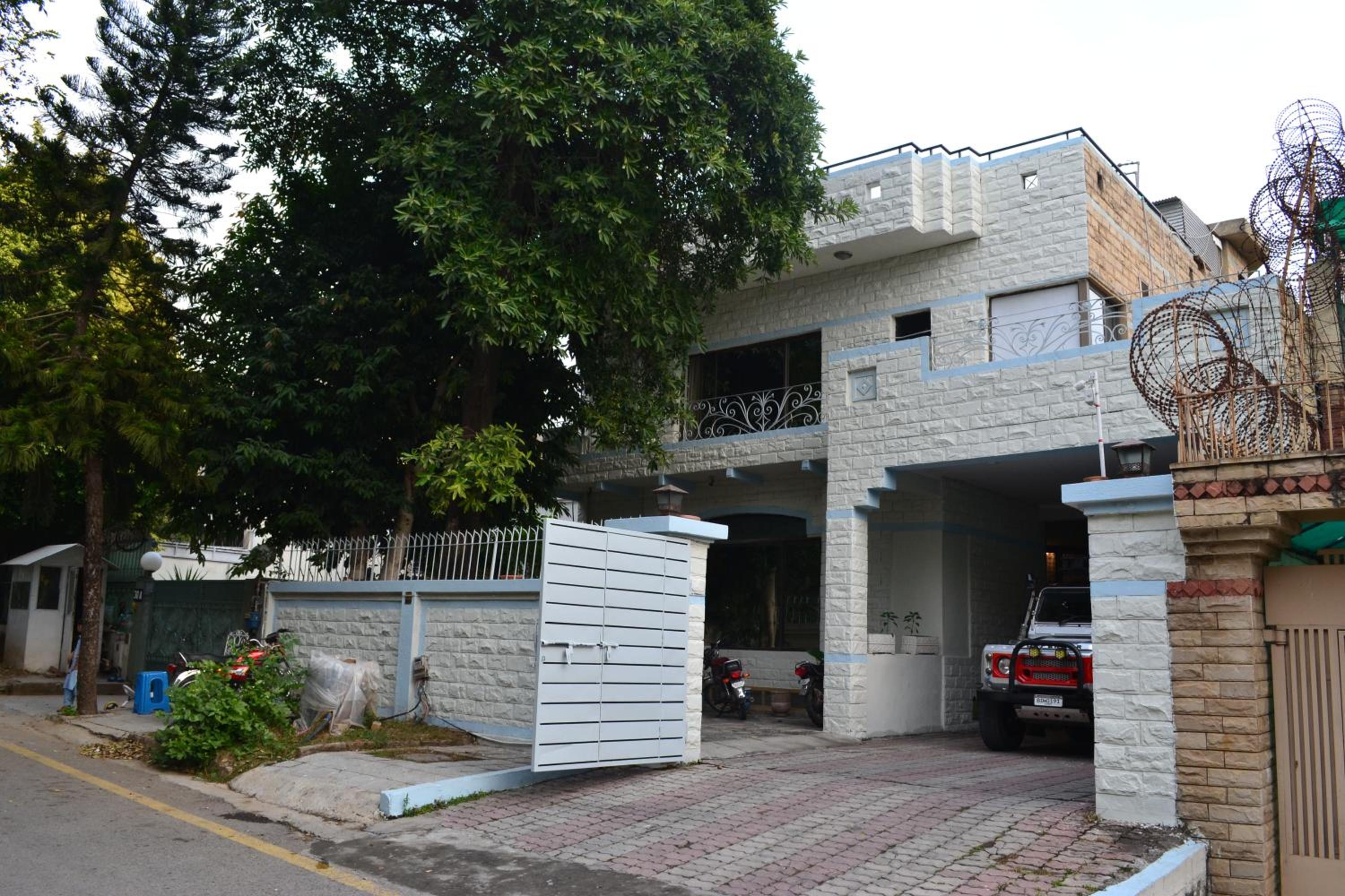 Deluxe Triple Room - Photo 22