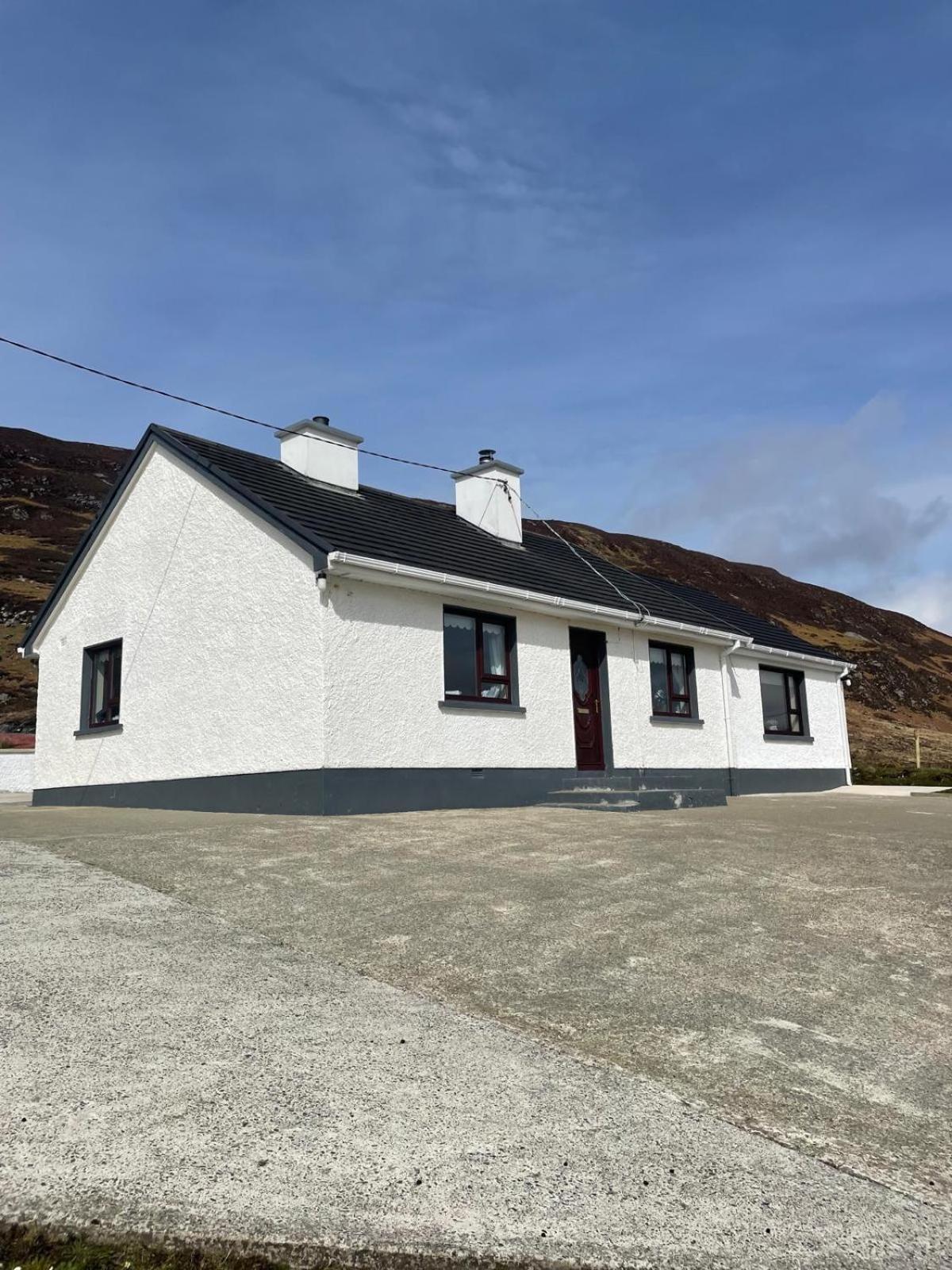 Three-Bedroom House photo 2