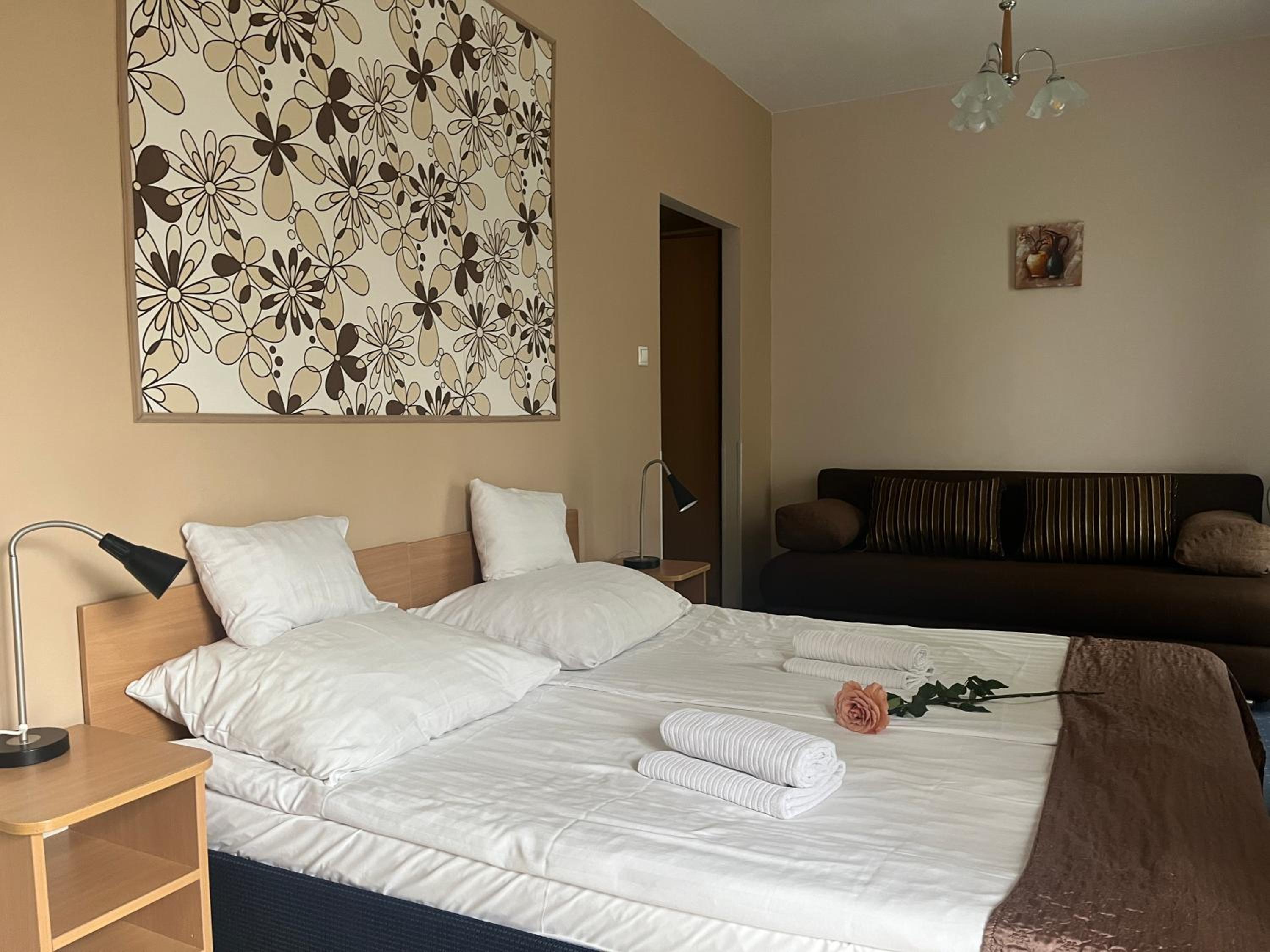 Standard Double or Twin Room - Photo 1