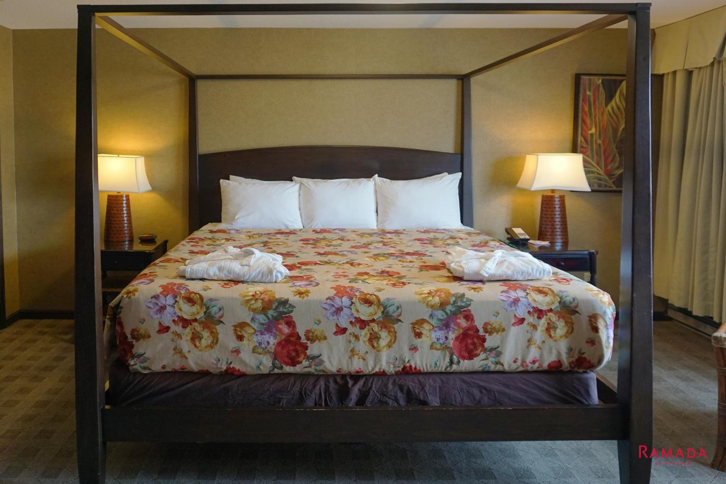 Polynesian Studio King Suite - Non-Smoking - Photo 2