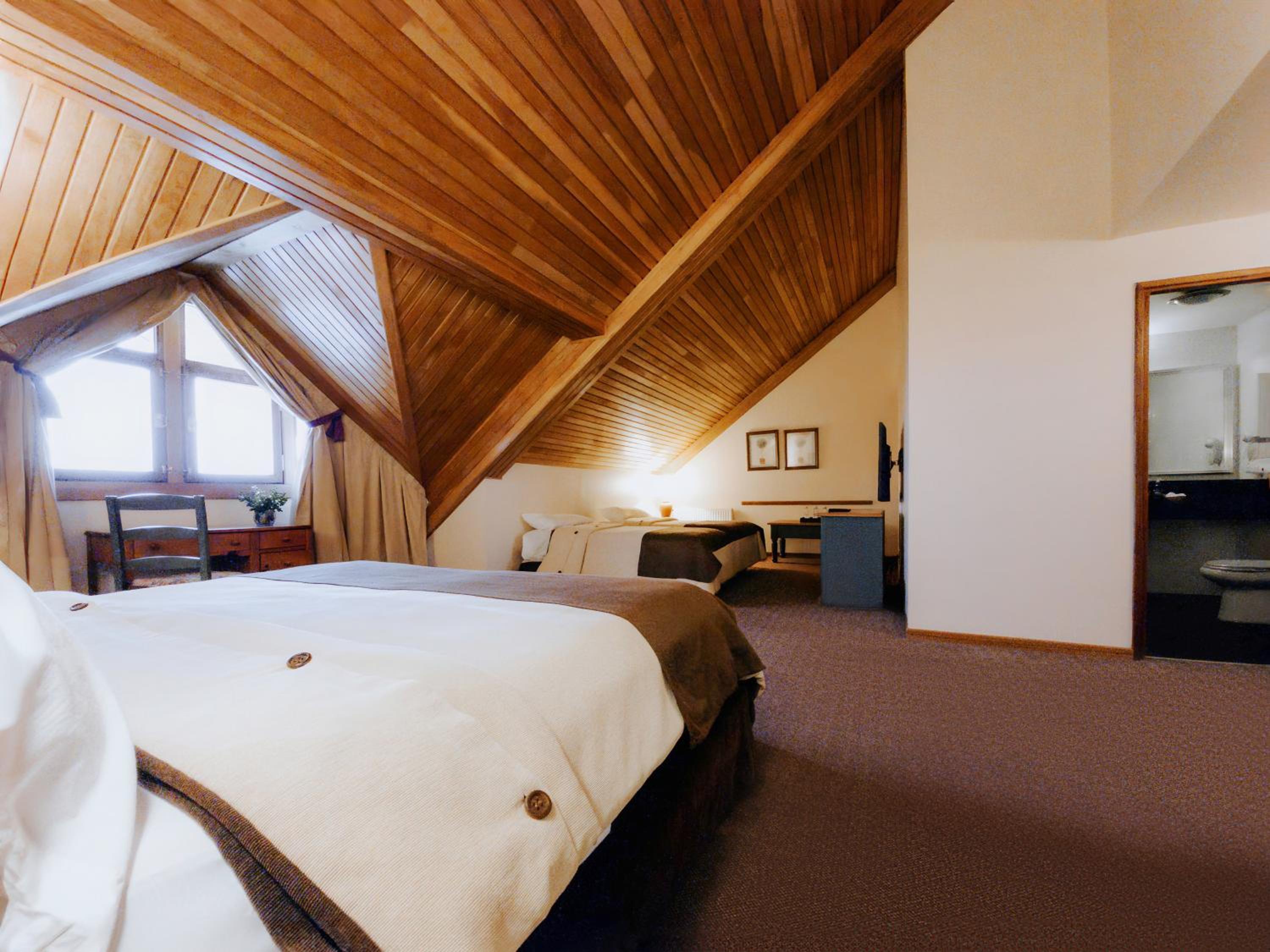 King Loft with Glacier View