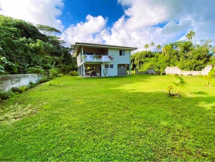Three-Bedroom House photo 2