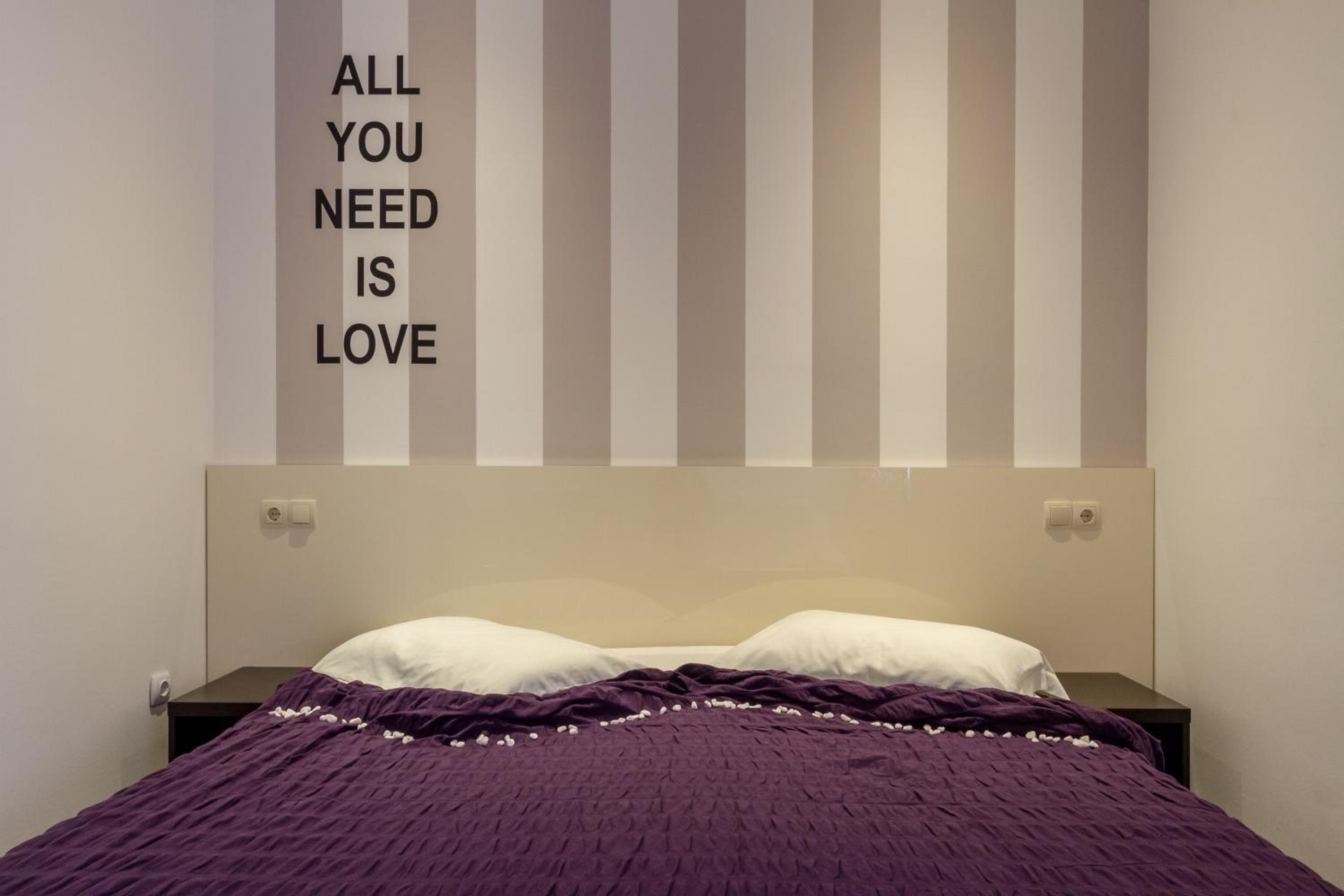 Double Room - Photo 9