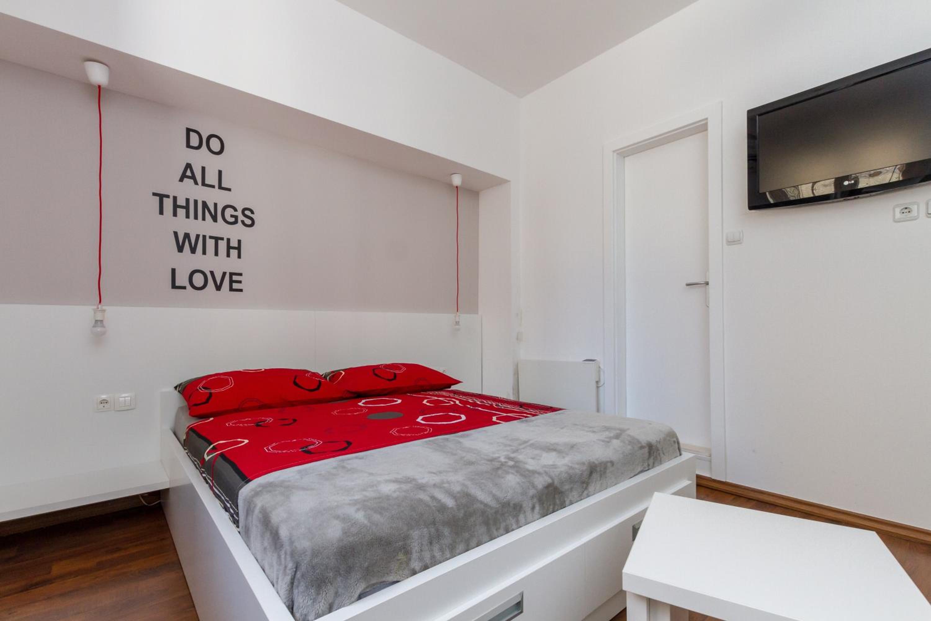 Double Room - Photo 1