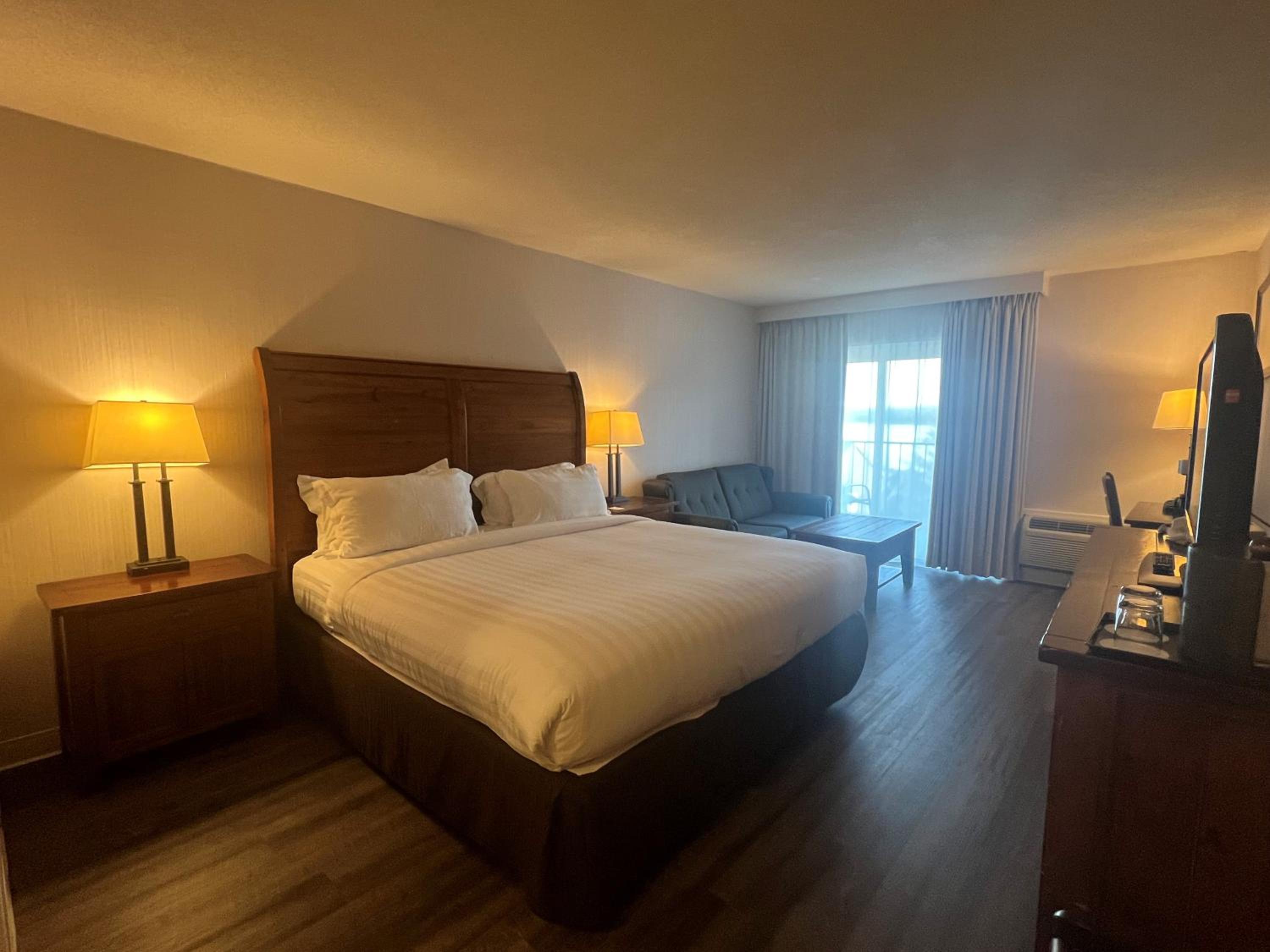 King Room - Lake Front/Non-Smoking - Photo 2