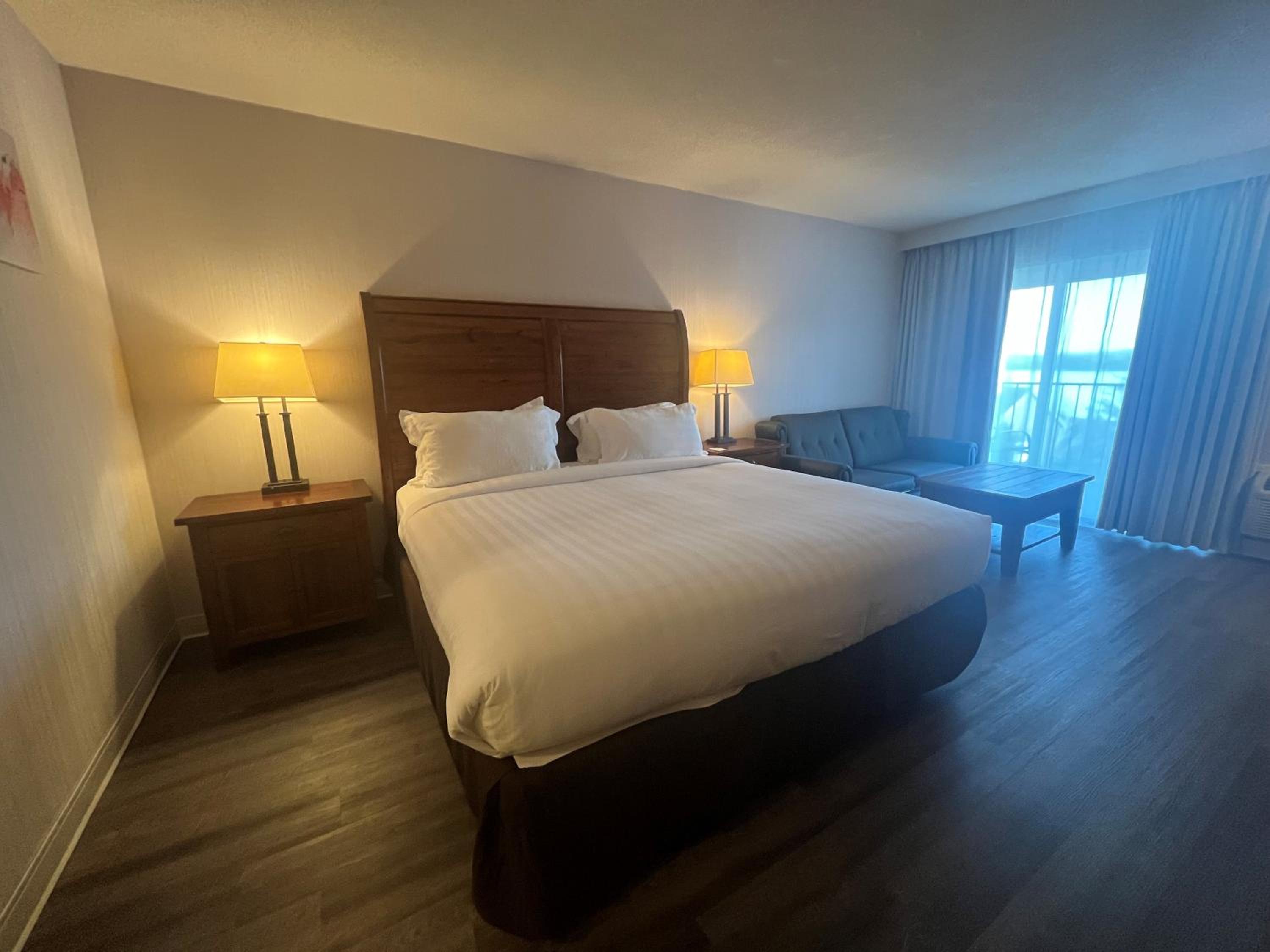 King Room - Lake Front/Non-Smoking - Photo 4
