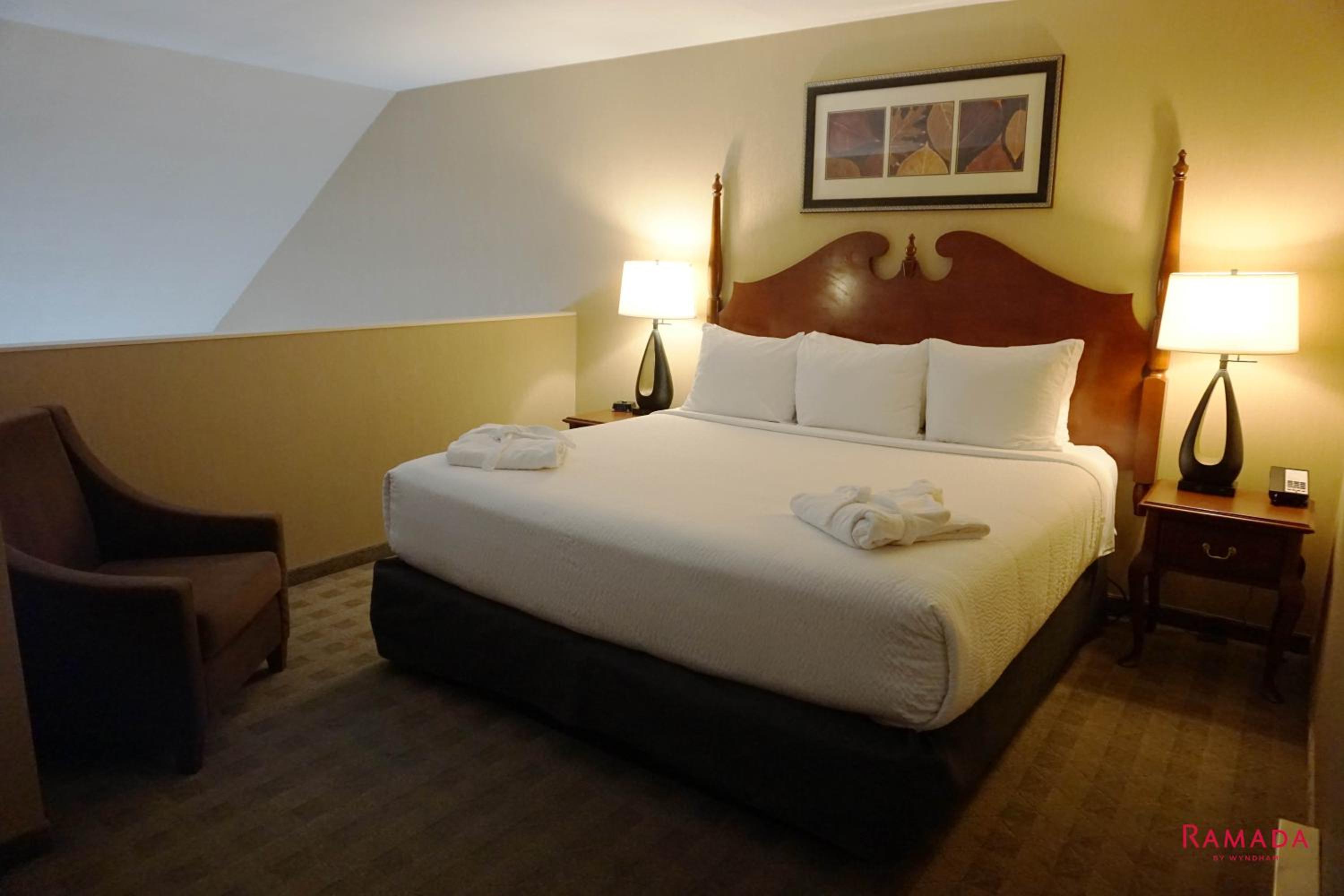 Loft King Suite - Non-Smoking - Photo 4