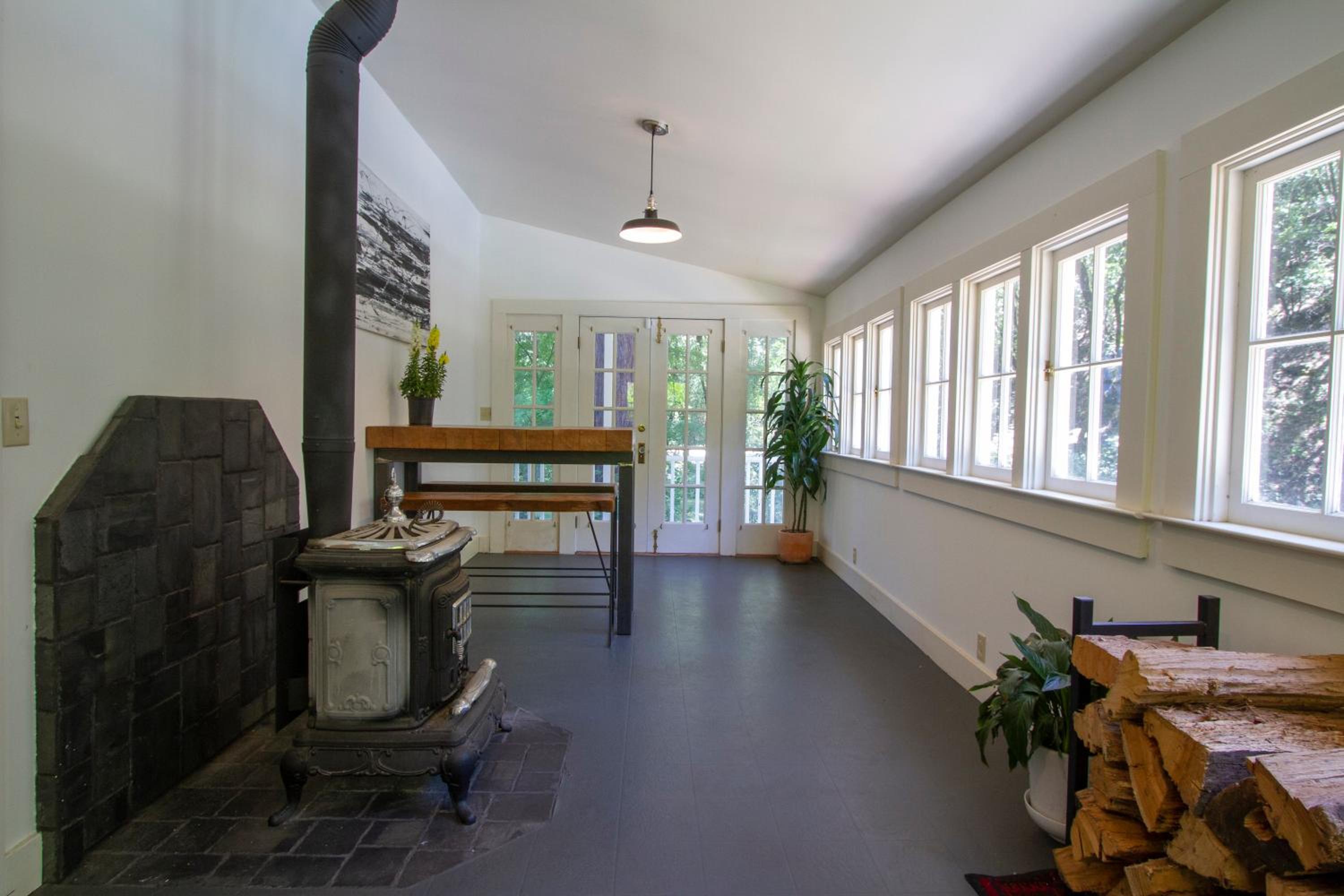 Three-Bedroom House photo 2