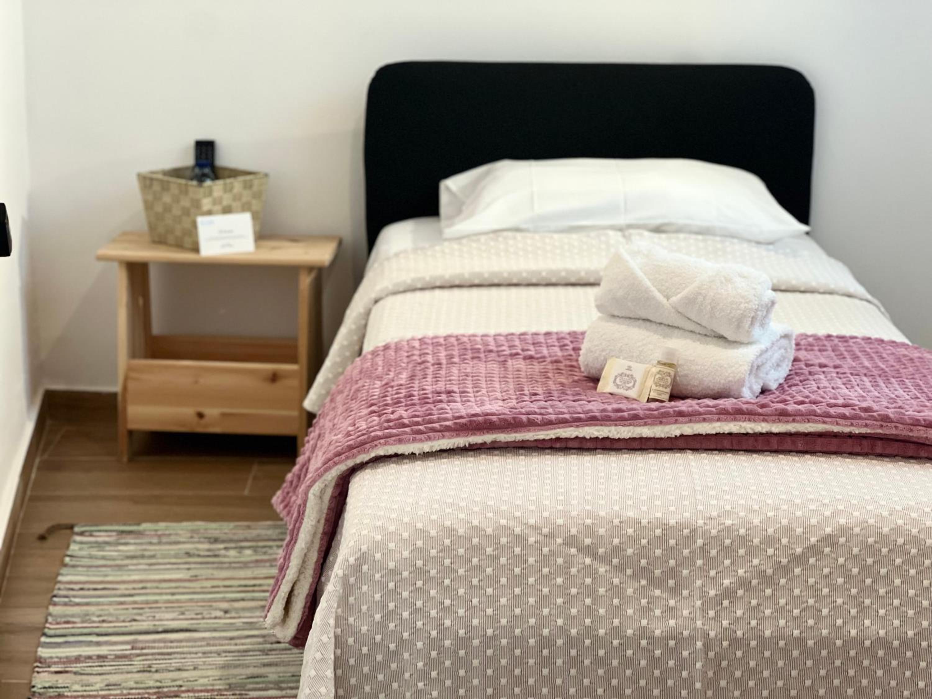 Single Room with Shared Bathroom