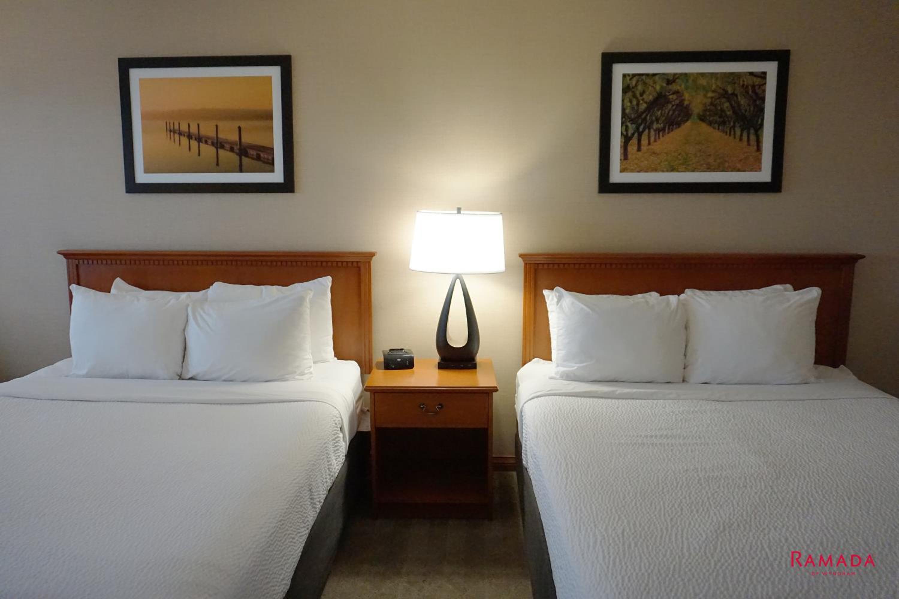 Queen Room with Two Queen Beds - Non-Smoking - Photo 1