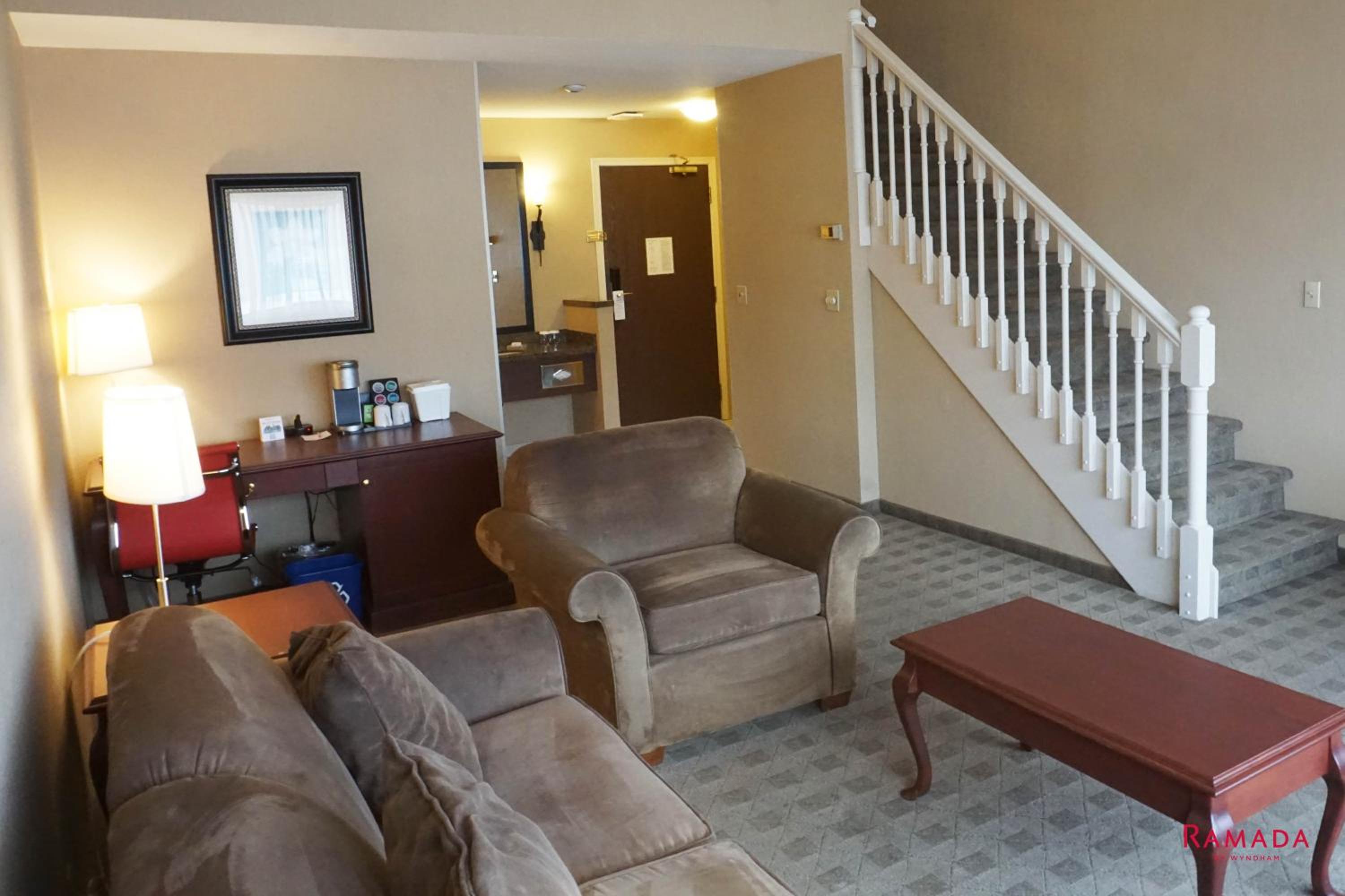 Loft King Suite - Non-Smoking - Photo 1