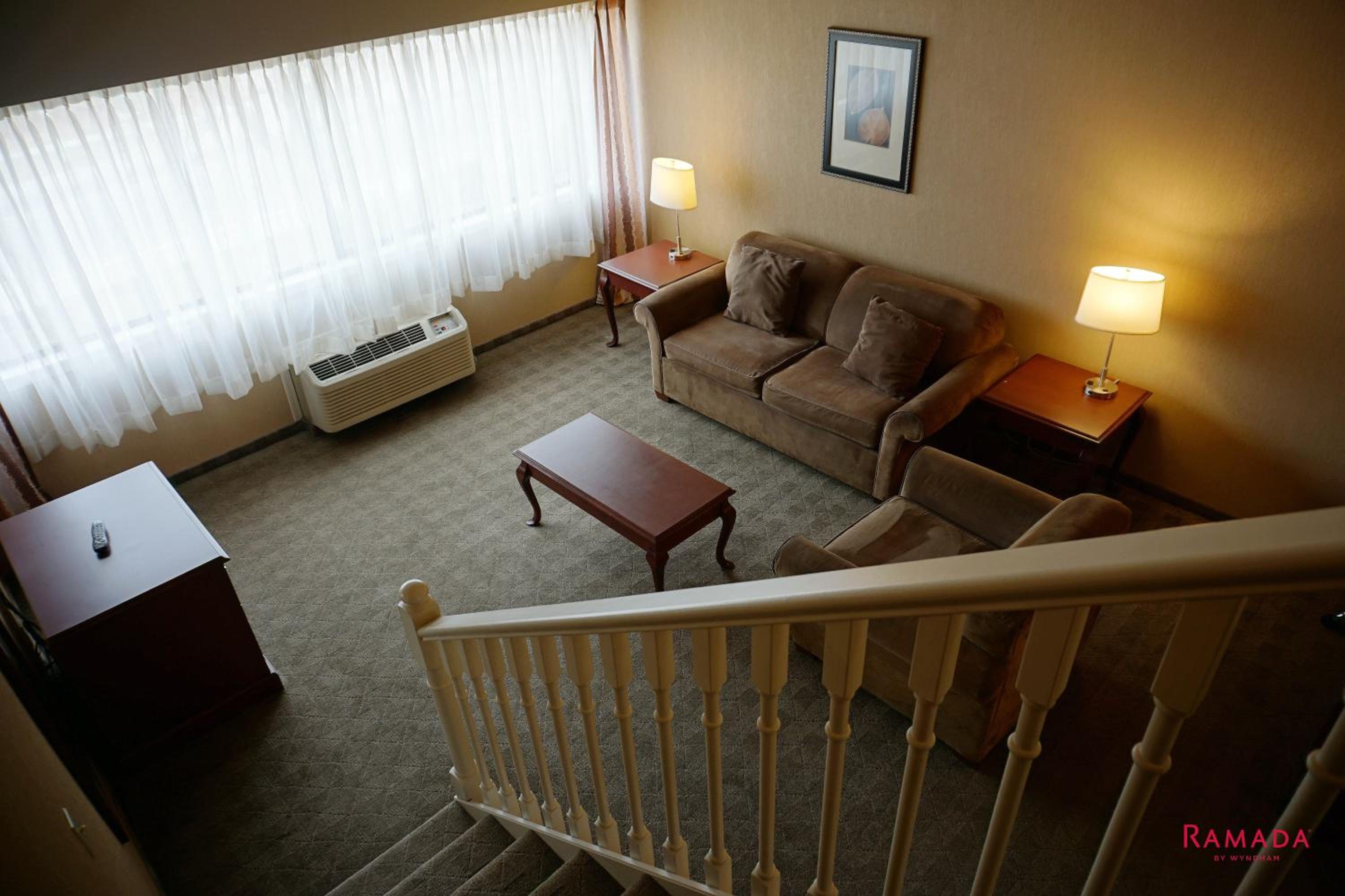 Loft King Suite - Non-Smoking - Photo 3
