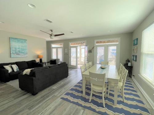 Three-Bedroom Holiday Home  photo 2