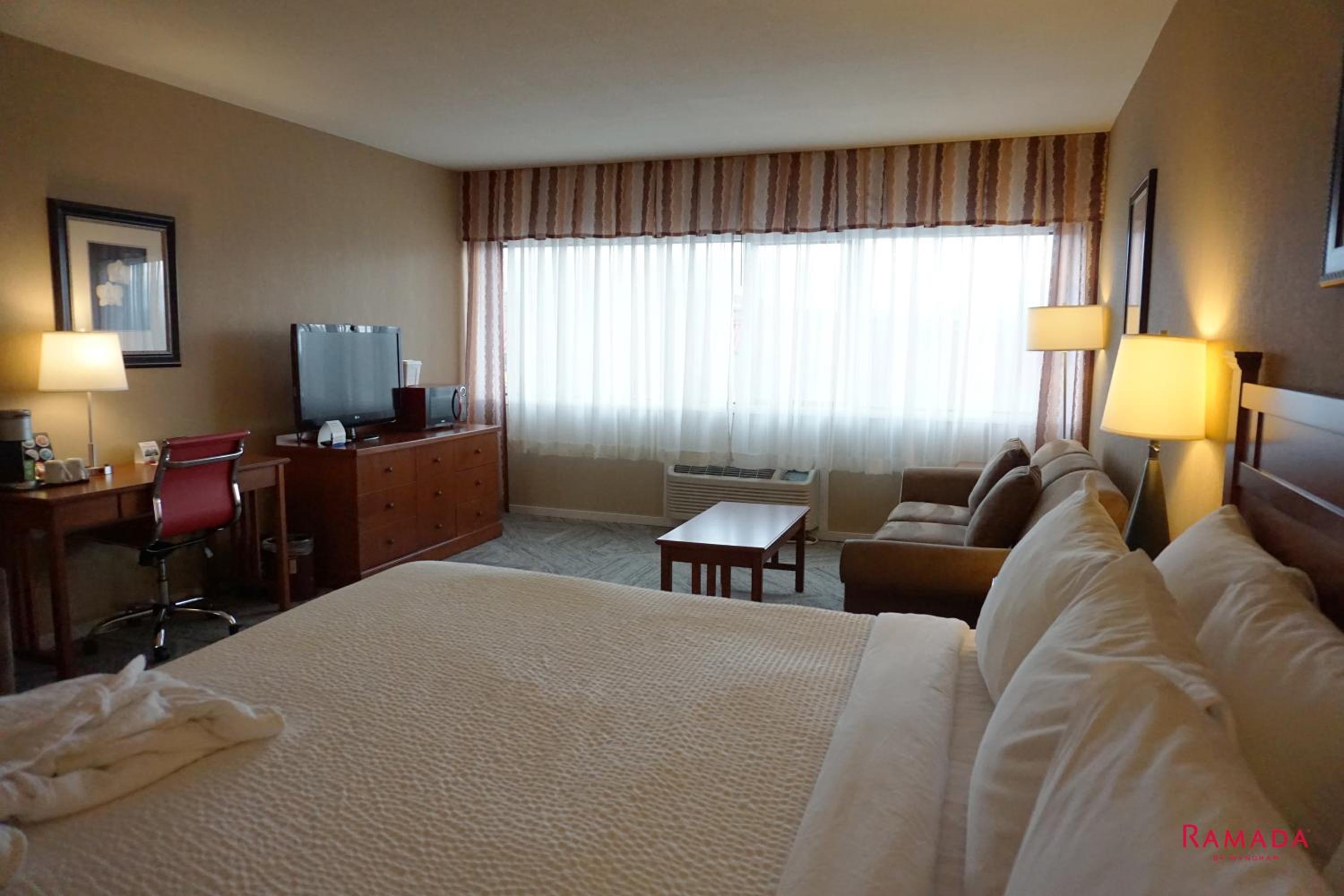 Business King Room - Non-Smoking - Photo 6
