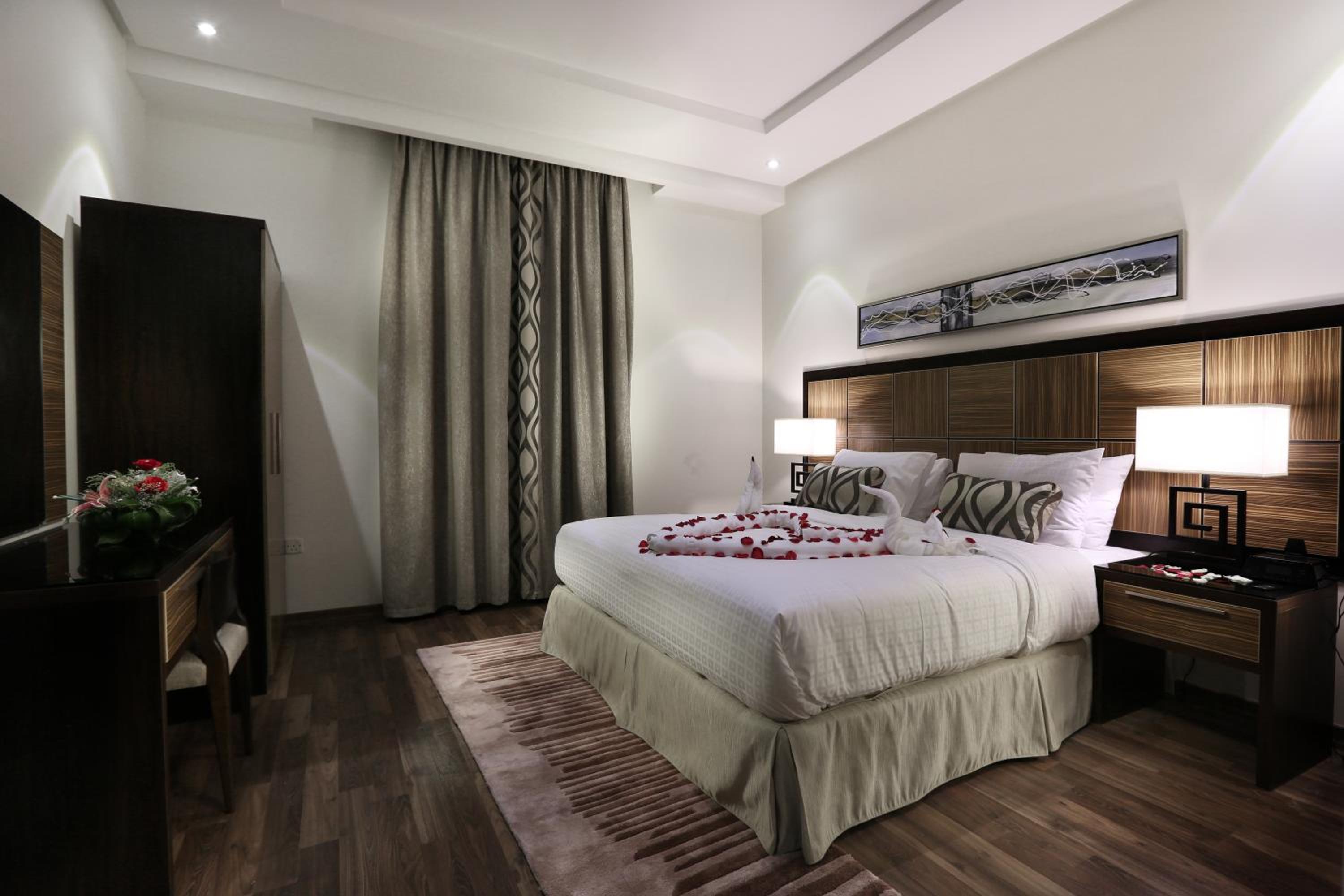 Deluxe King Room photo 3