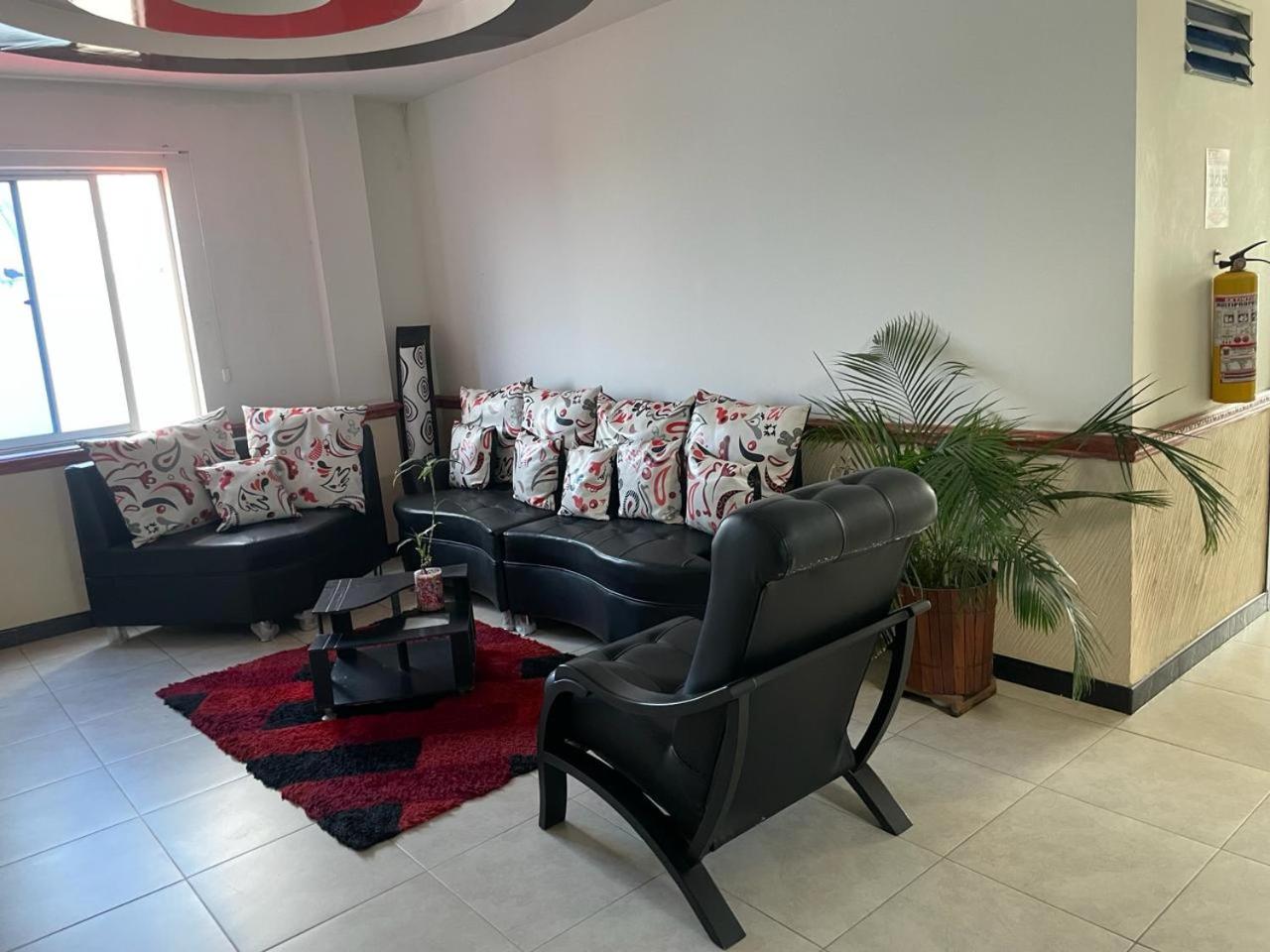 Family Room photo 3