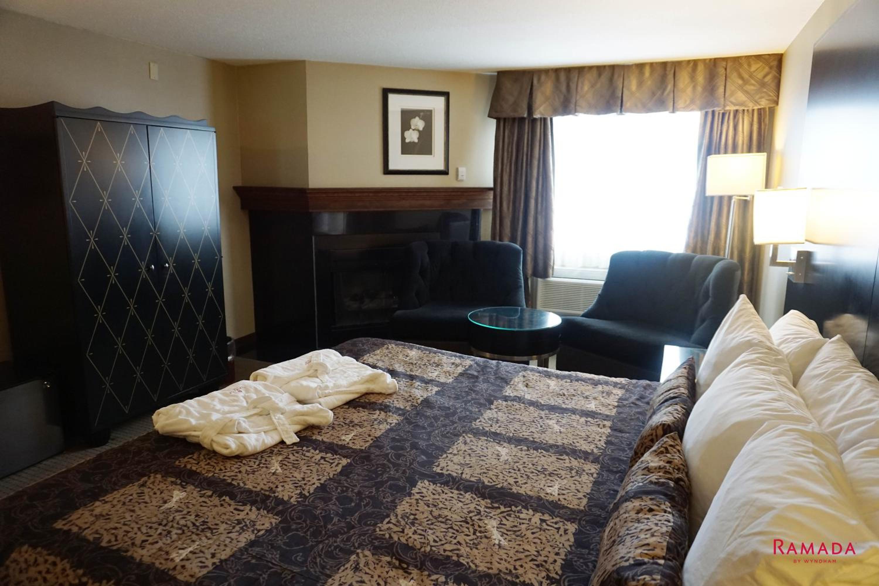 New York Studio King Suite - Non-Smoking - Photo 2